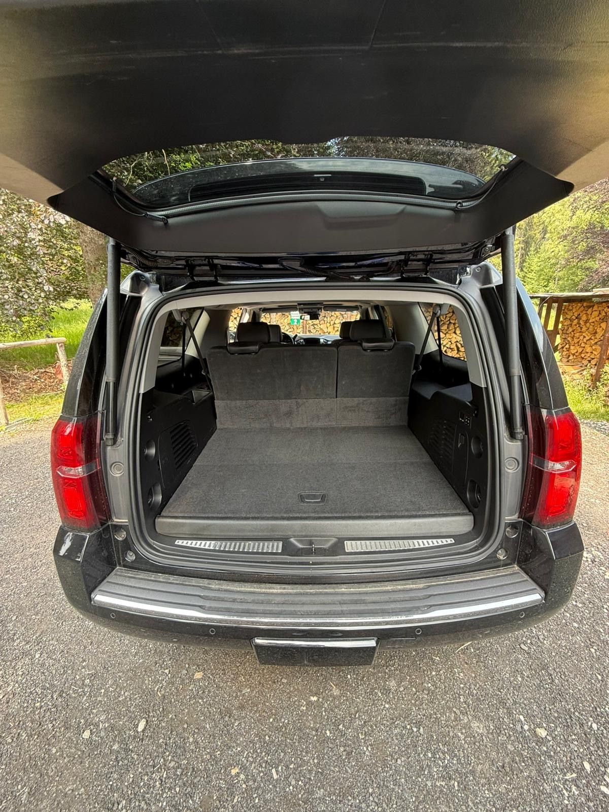 Chevrolet Suburban, 5,3 V8 poctiví osmiválec - fotka 6