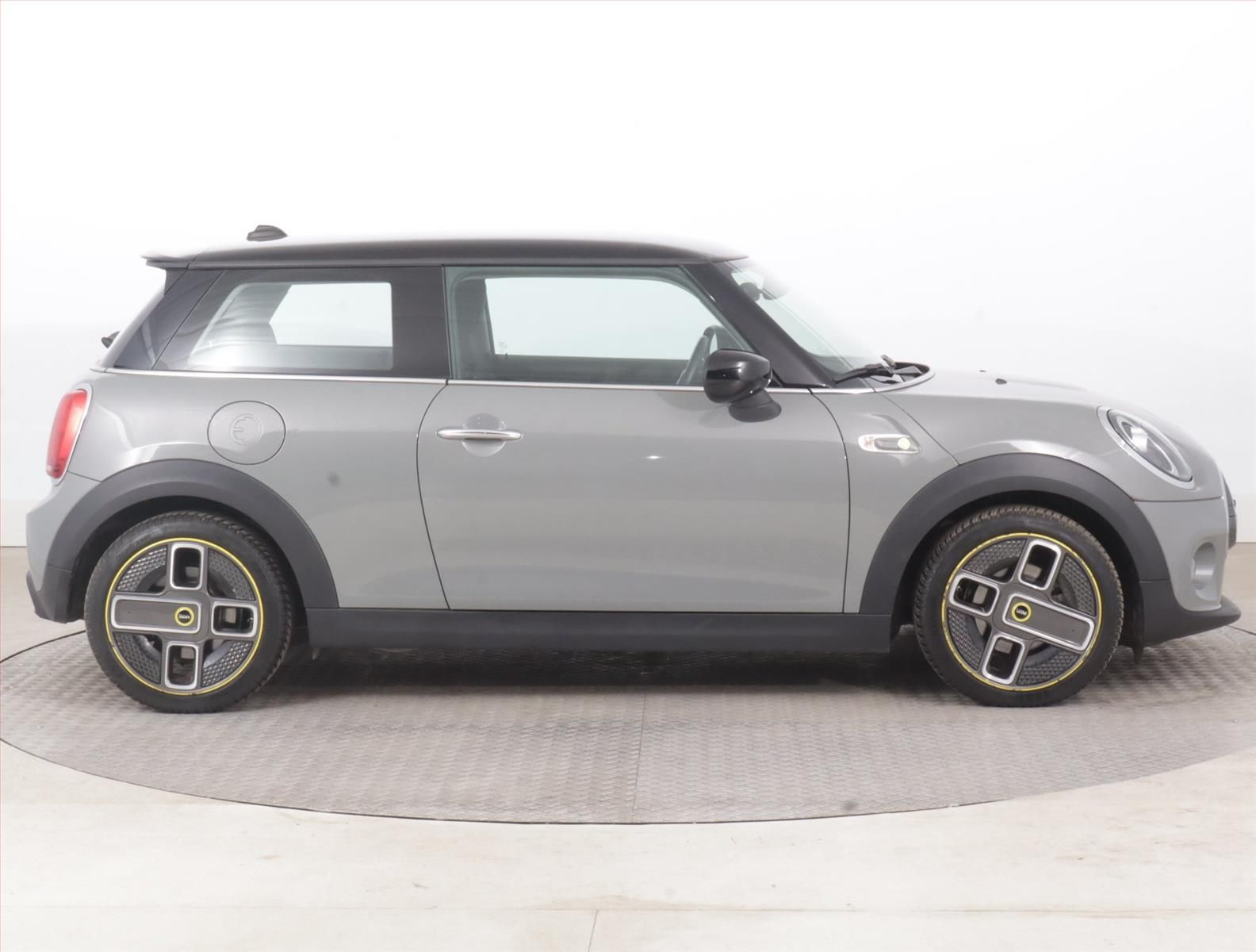 Mini, Cooper SE 32 kWh, SoH 95% - fotka 6