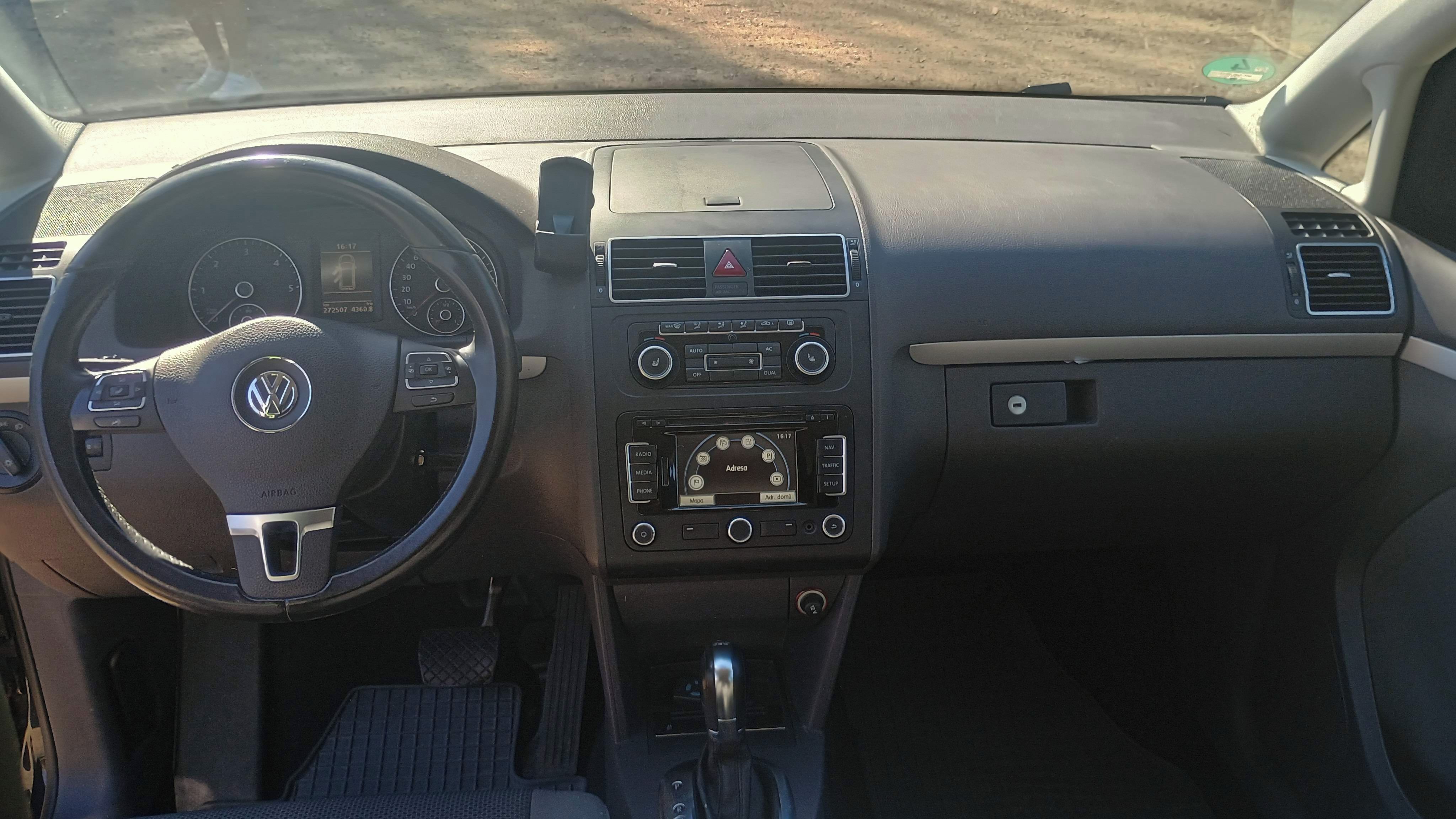Volkswagen Touran, VW Touran 1.6TDI 77kW DSG - fotka 6