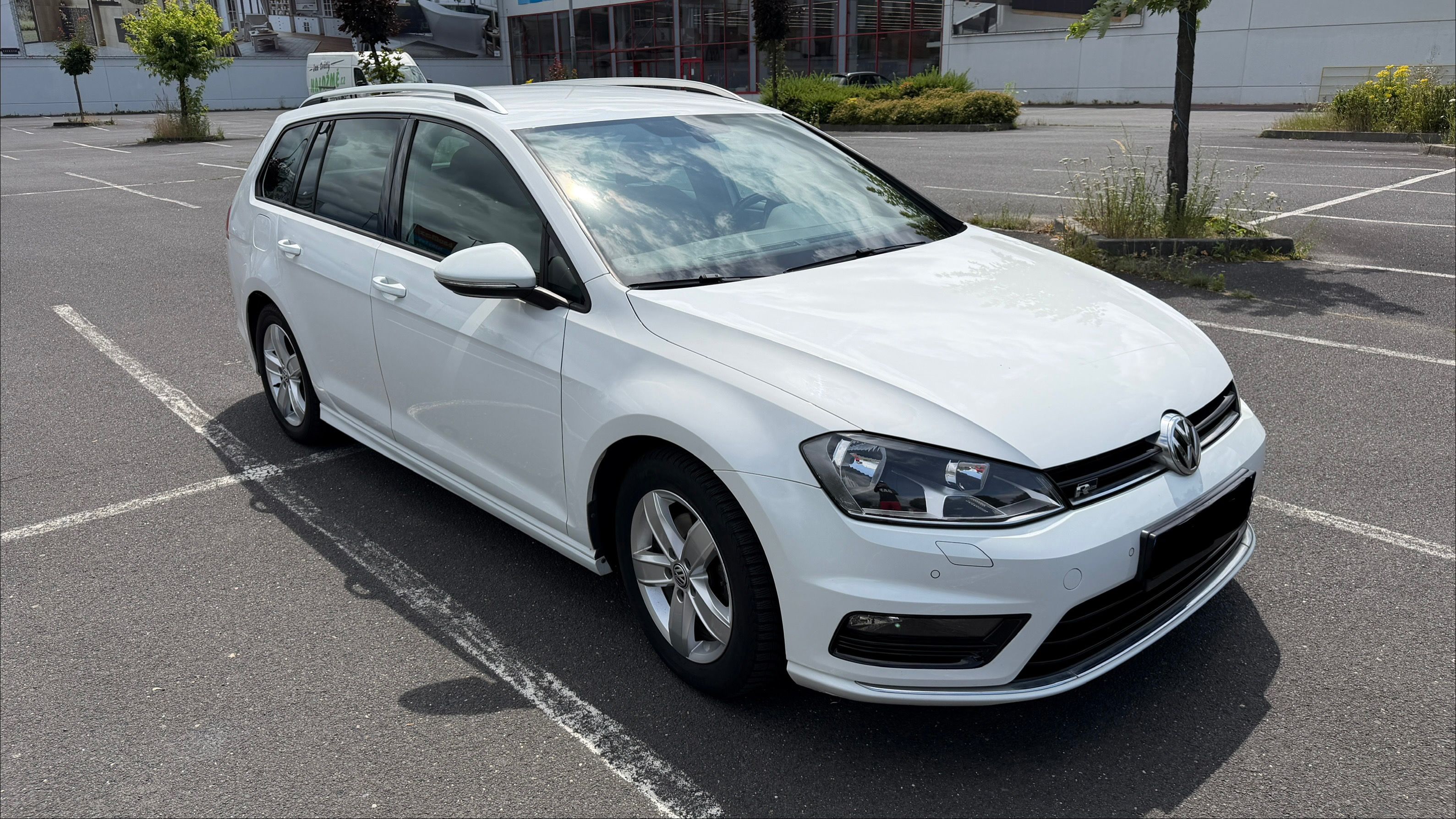 Volkswagen Golf, 1,2 Tsi servisováno - fotka 5
