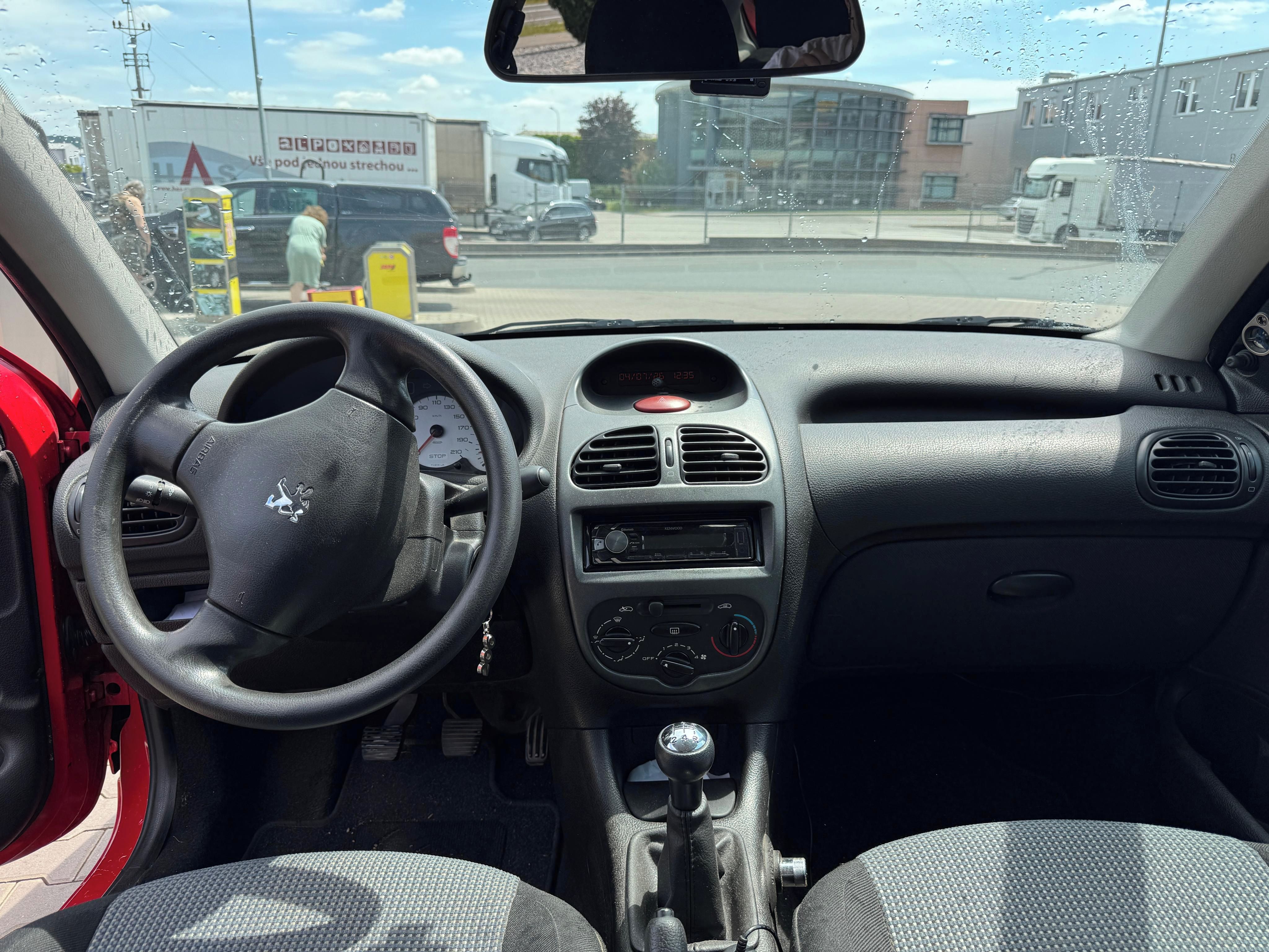 Peugeot 206, 1.1 44kw Vhodný na opravu - fotka 6