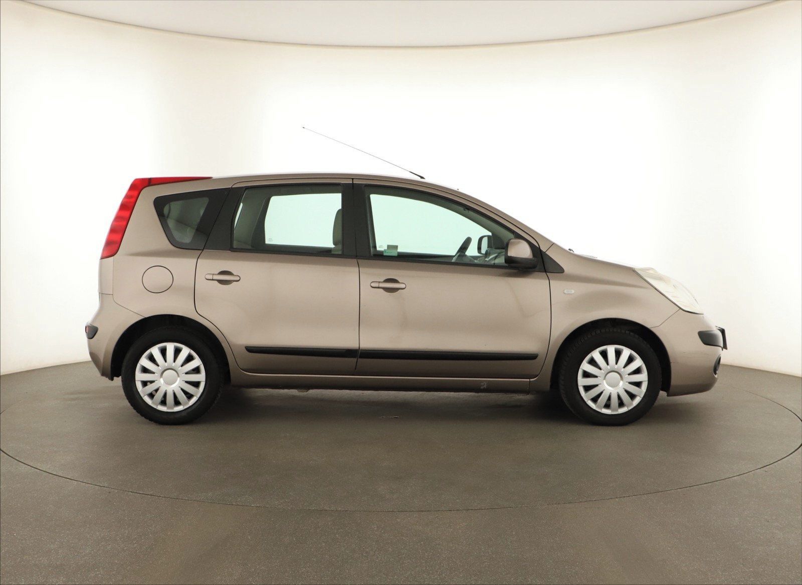 Nissan Note, 1.5 dCi, rezervace - fotka 6