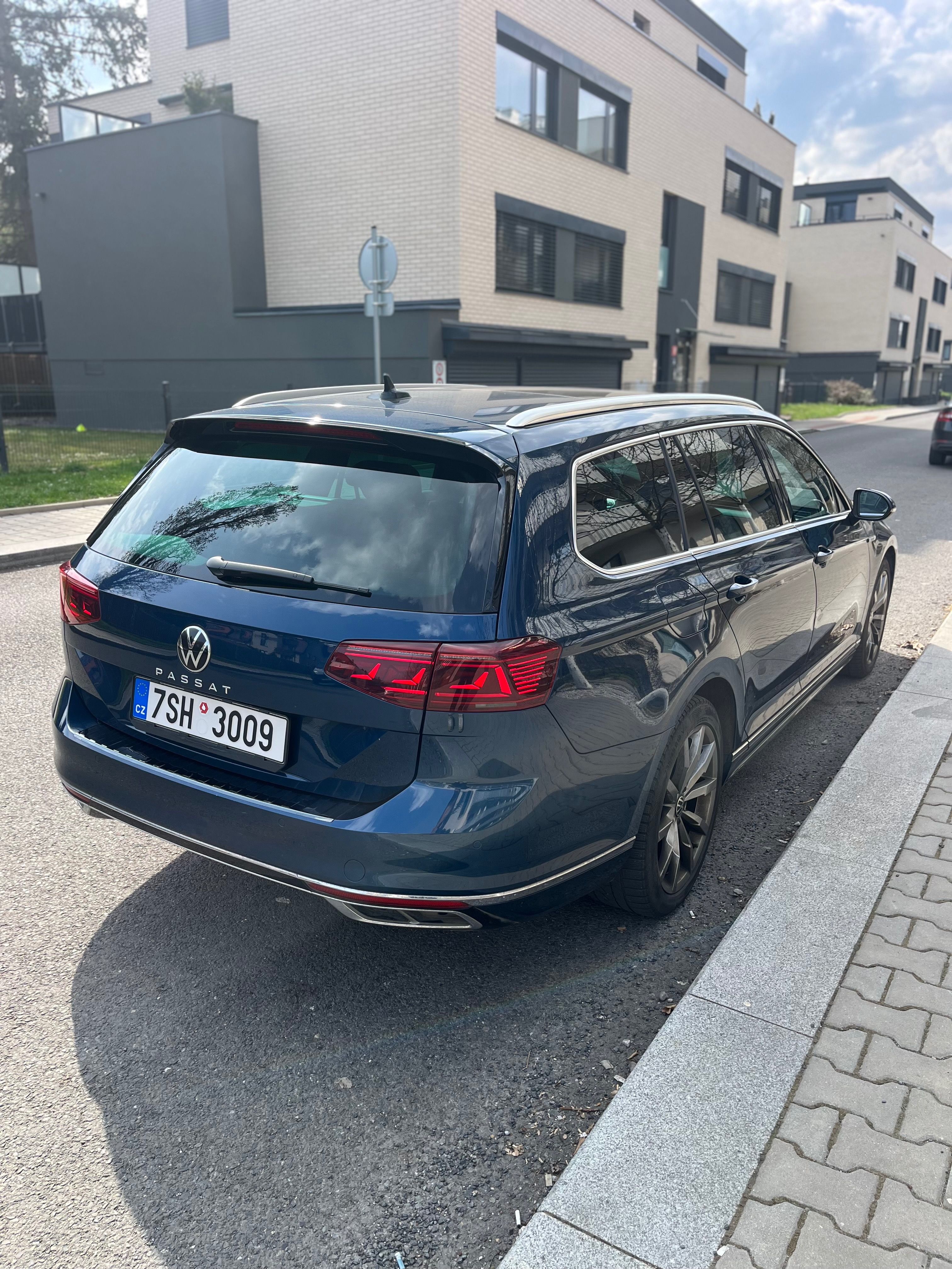 Volkswagen Passat, VW passat b8 r lane - fotka 3
