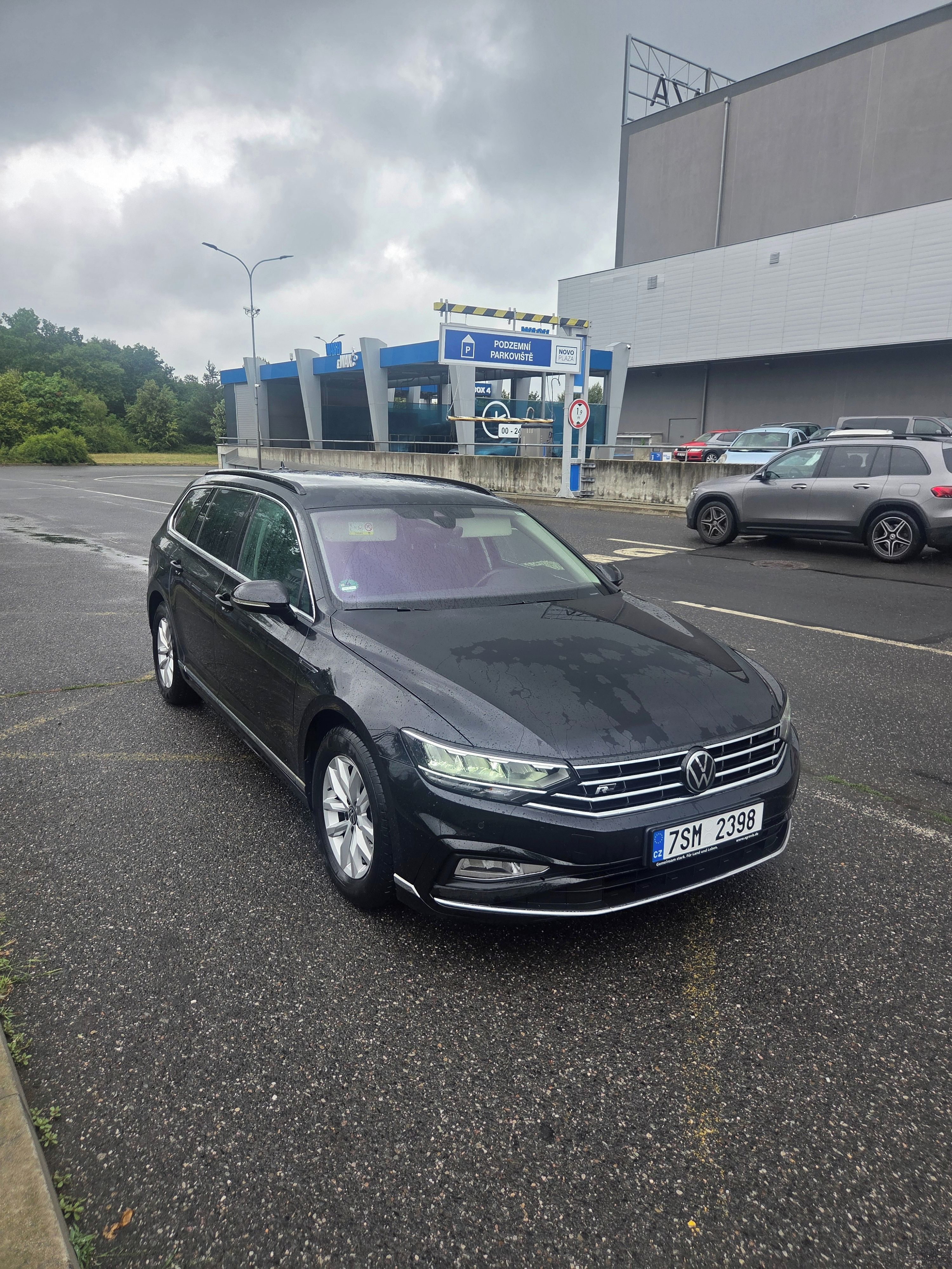 Volkswagen Passat, R-Line 110kW DSG 2023 - fotka 2