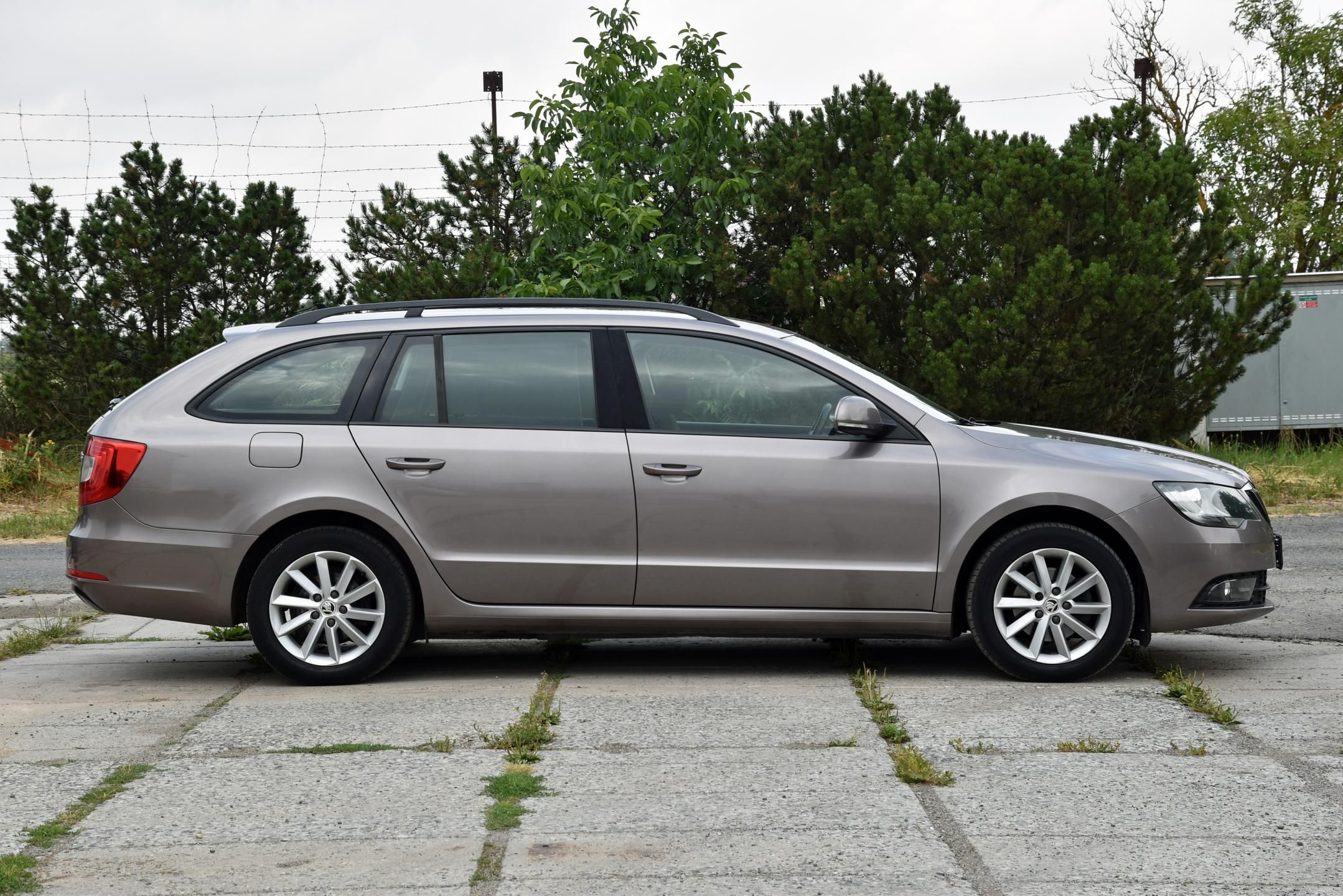 Škoda Superb, 1.6 TDi 6st,KLIMA,NAVI,PDC,ALU - fotka 2