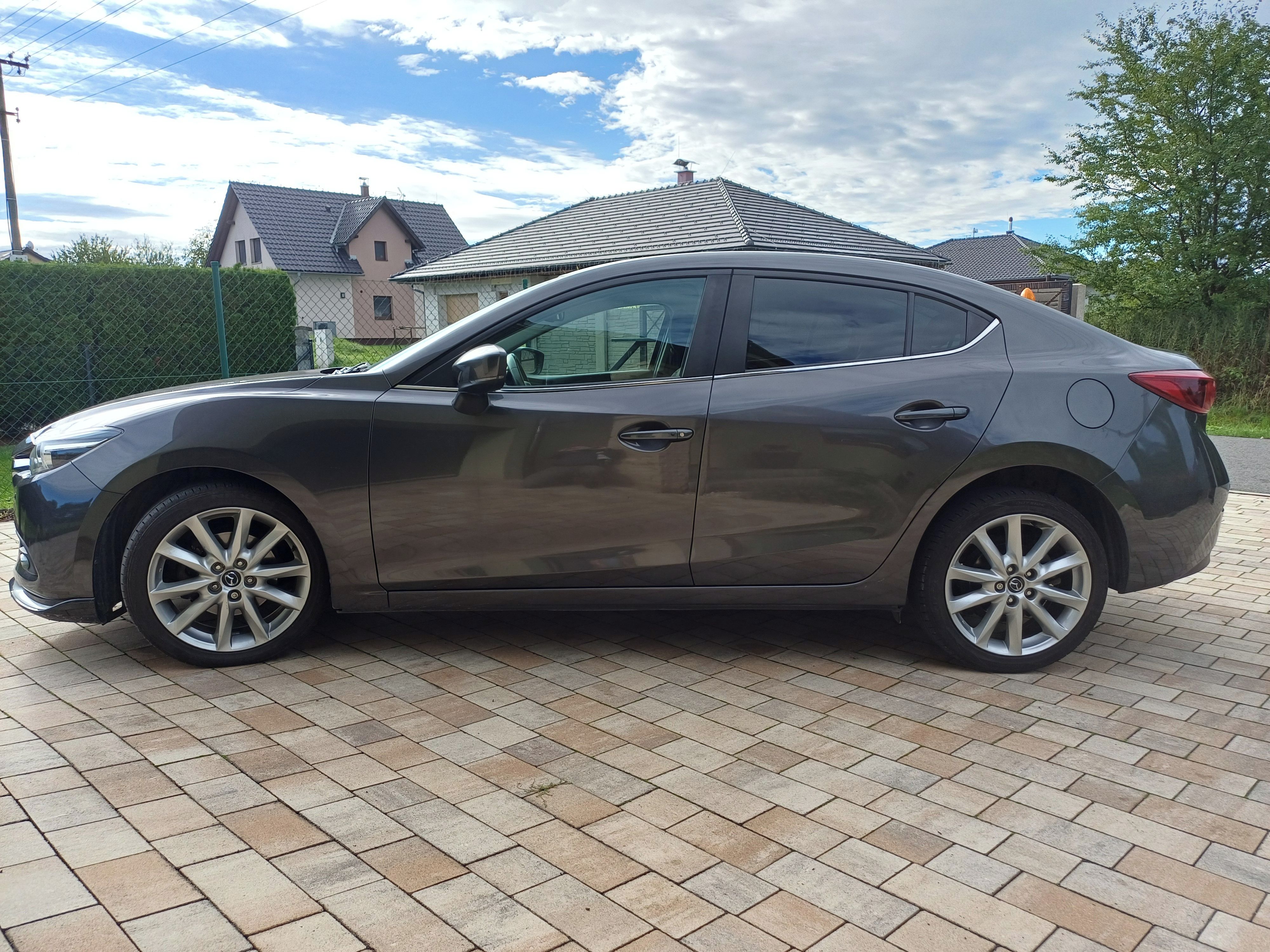 Mazda 3, Revolution - fotka 3