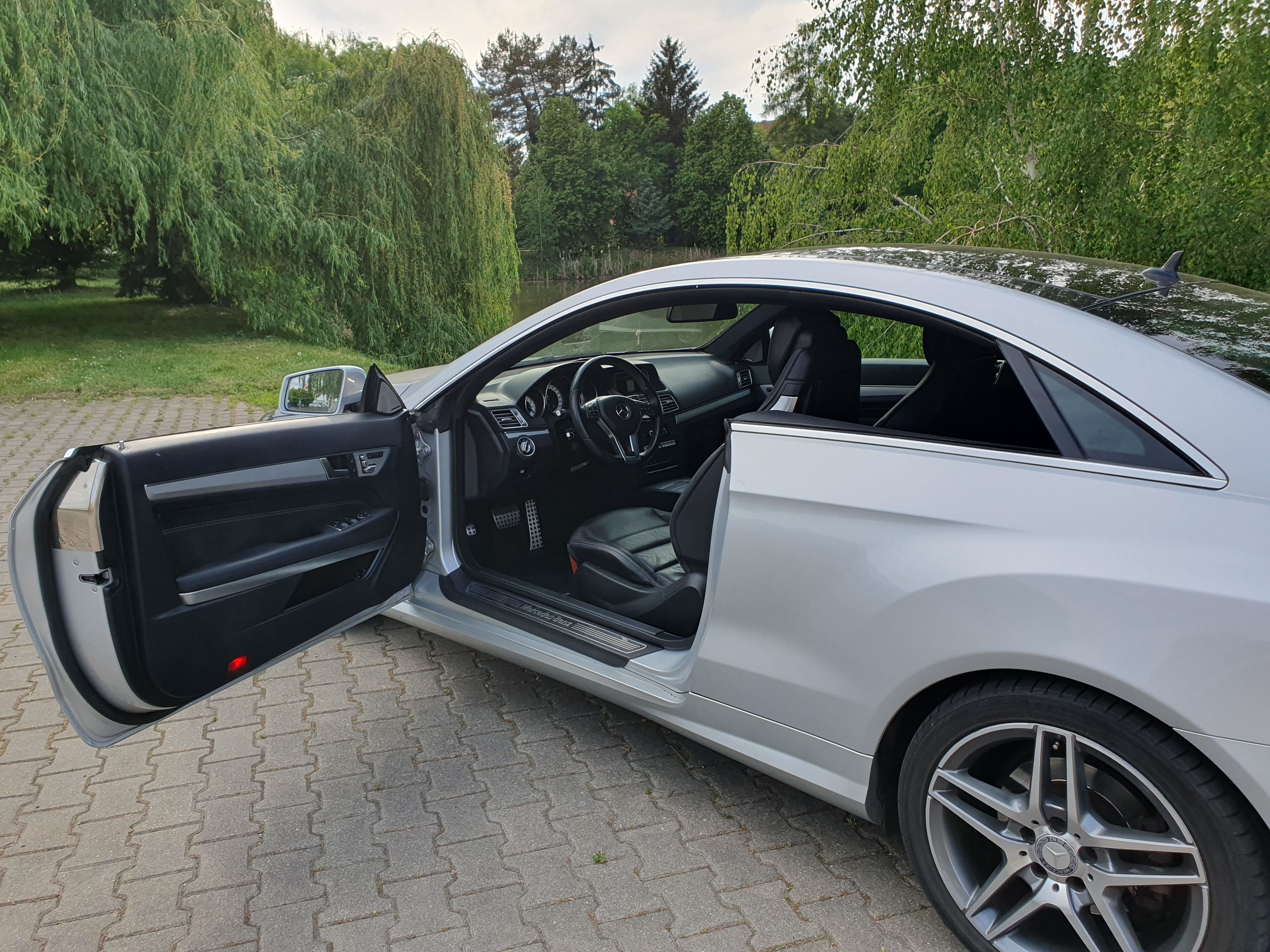 Mercedes-Benz Třídy E, E 350 Kupé AMG Paket - fotka 6