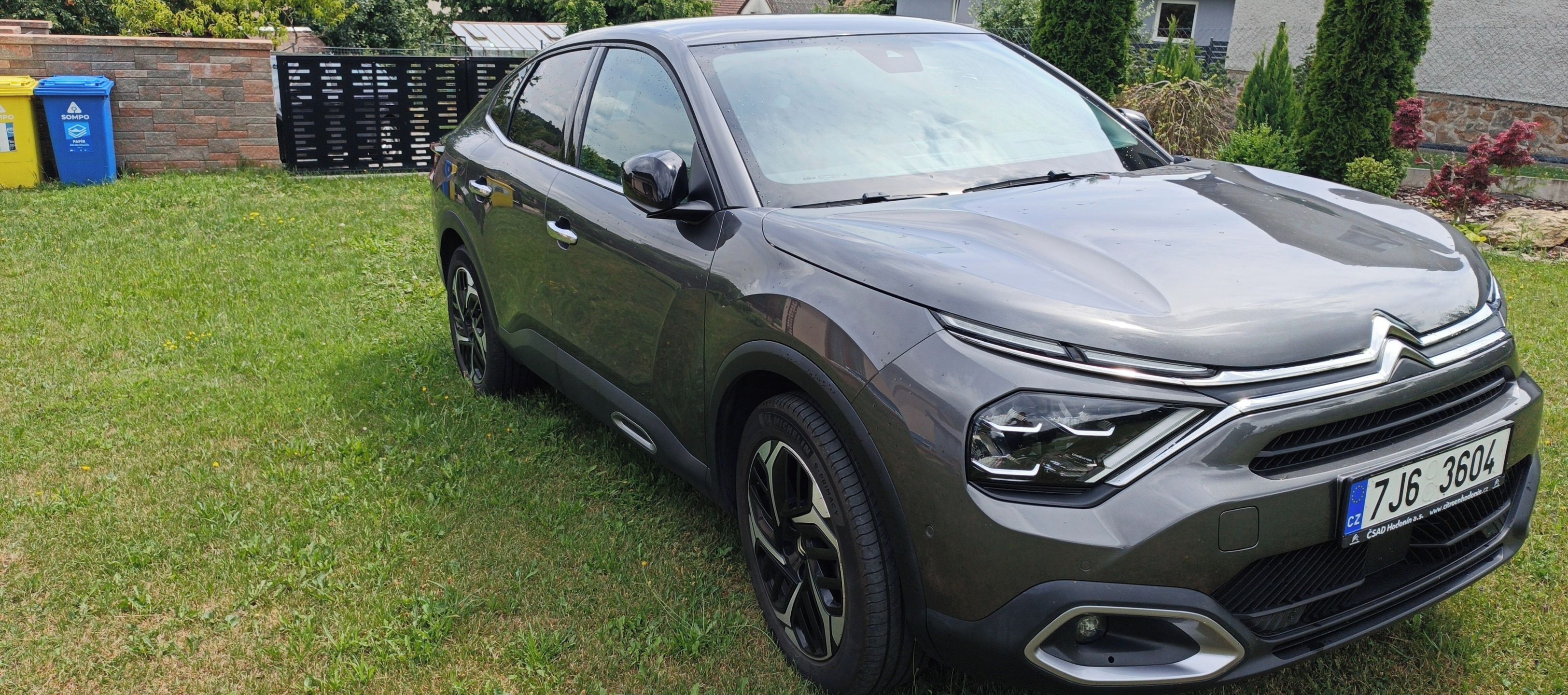 Citroën C4 X, 1.2 PureTech 130 výbava Shine - fotka 2
