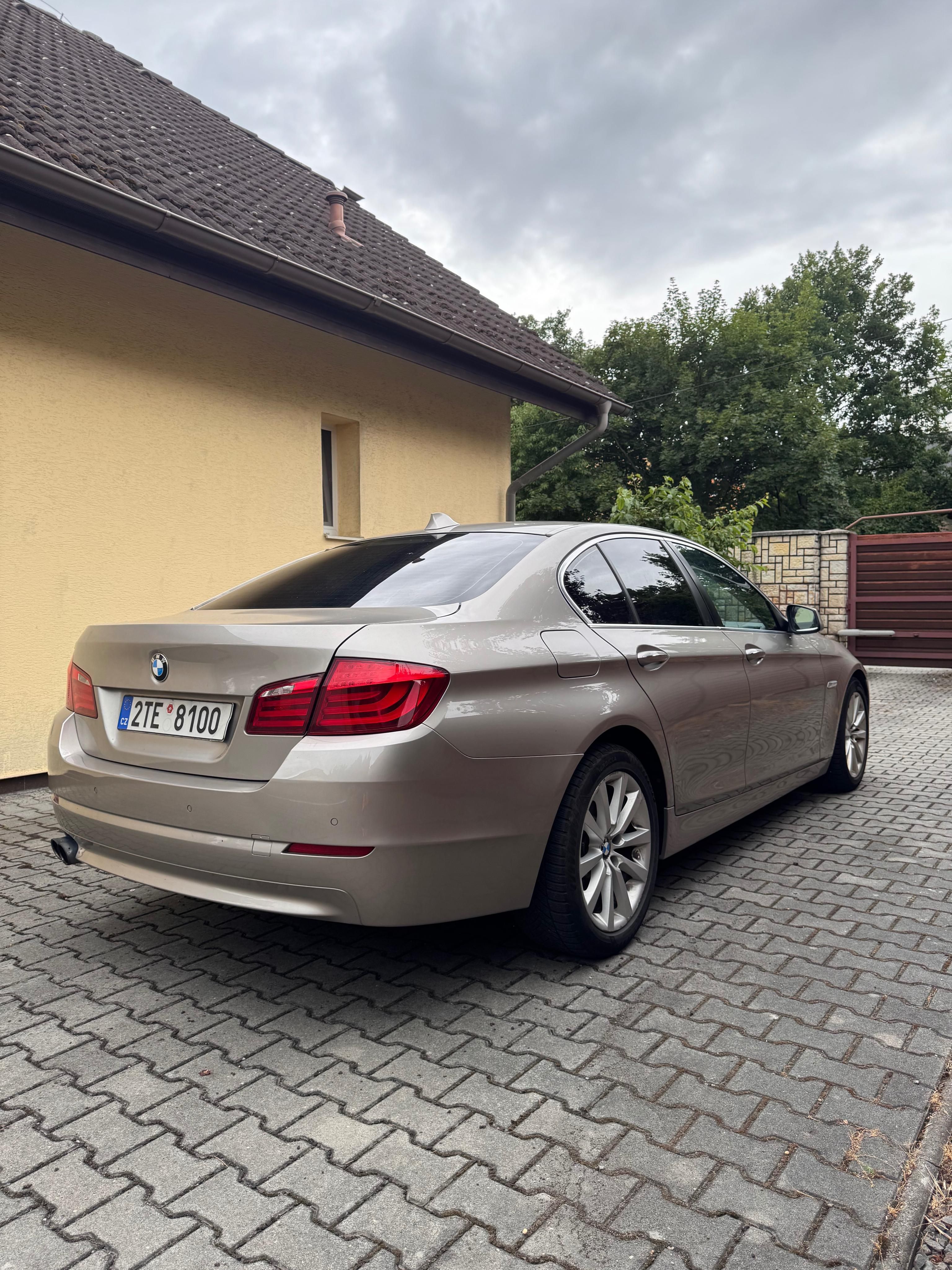 BMW Řada 5, 530d xDrive 190kw HUD soft clo - fotka 6