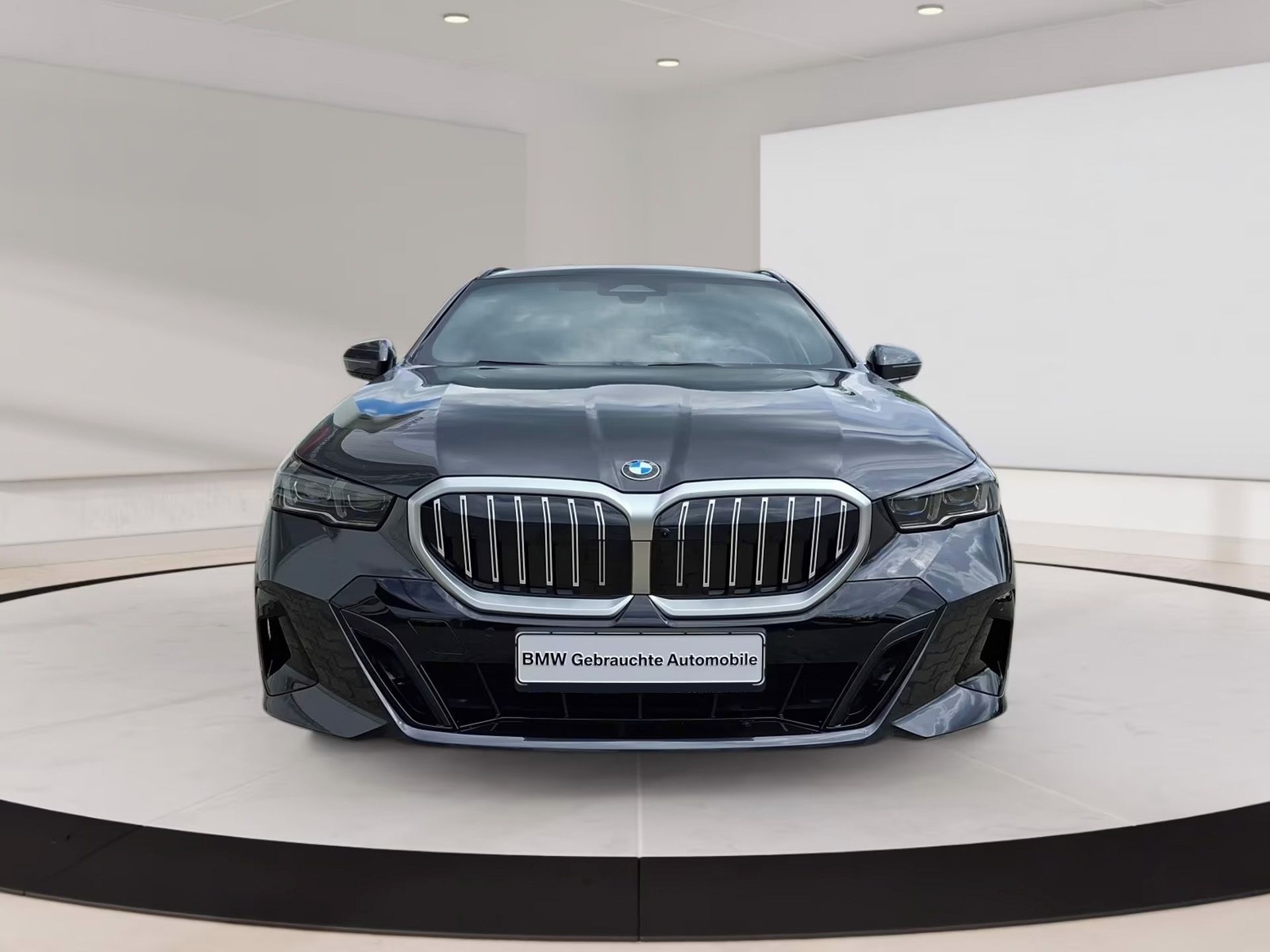 BMW Řada 5, 520d xDrive M-Sport HuD Venti - fotka 2
