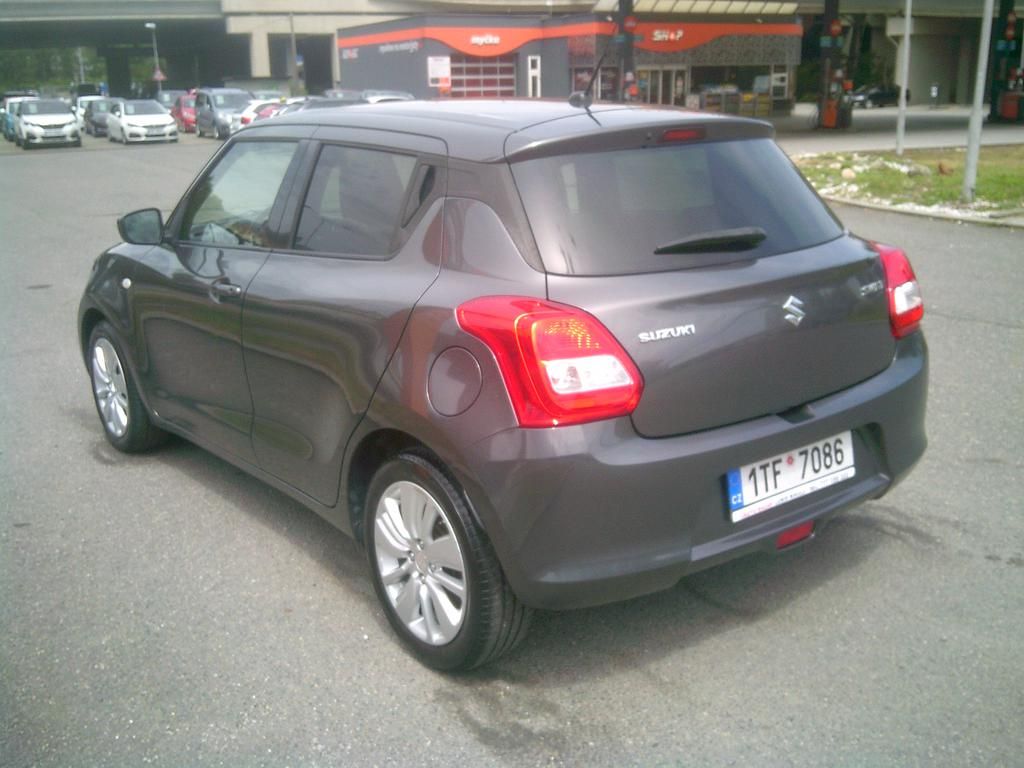 Suzuki Swift, 1.2i KOUPENO ČR,1.MAJITEL - fotka 3