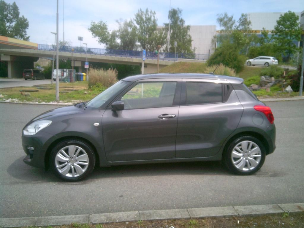 Suzuki Swift, 1.2i KOUPENO ČR,1.MAJITEL - fotka 2