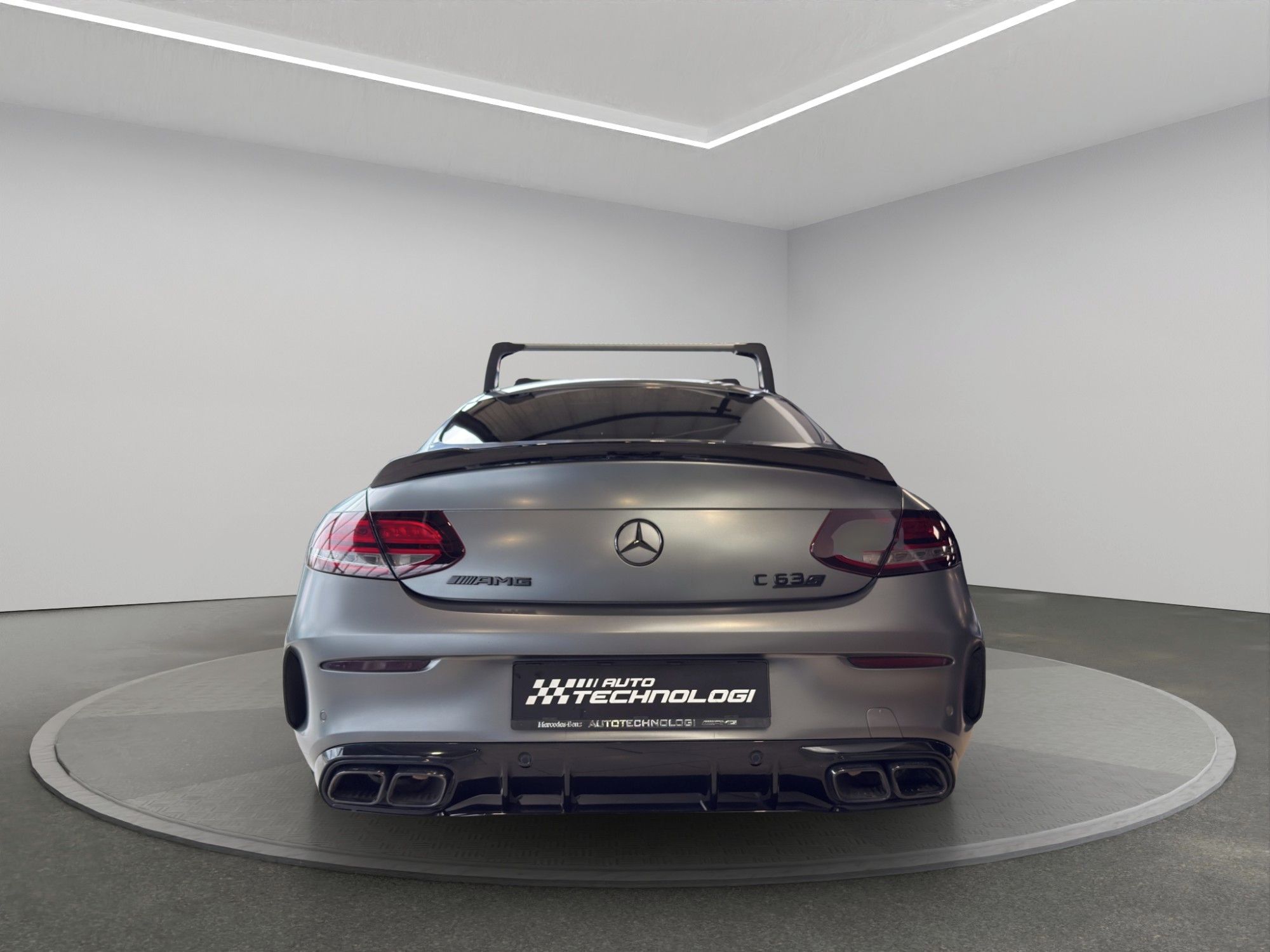 Mercedes-Benz Třídy C, 63 S kupé - fotka 6