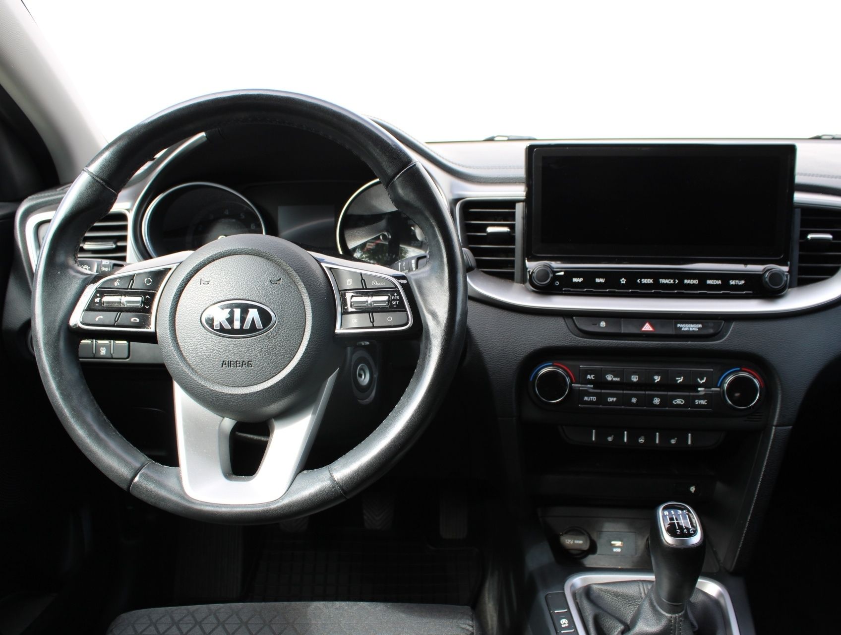 Kia Cee´d, 1.4 T-GDI TOP 103kW manuál LED - fotka 5