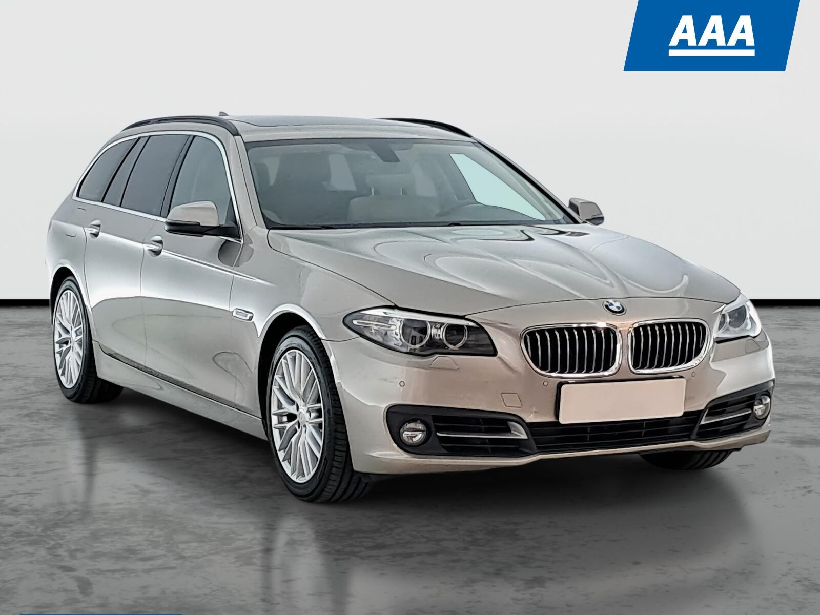 BMW Řada 5, 535i, Kůže, Navi