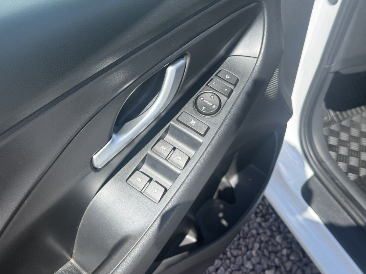 Hyundai i30, 1,5 CVVT 71kW Family Climate - fotka 6