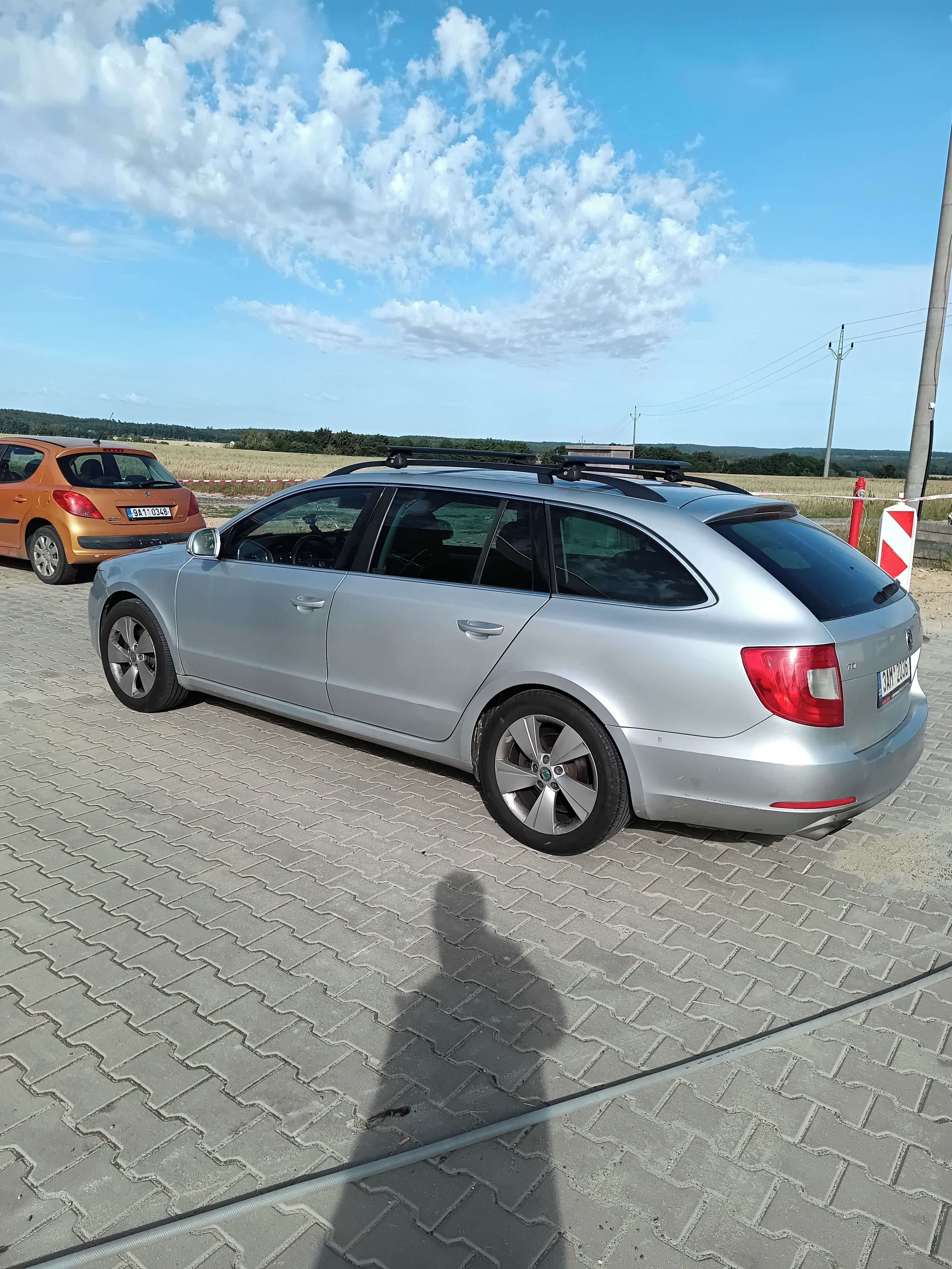 Škoda Superb, 2.0 TDI - fotka 4