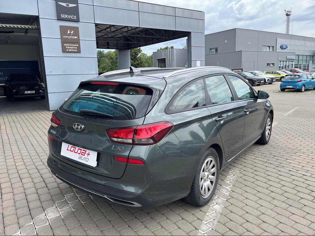 Hyundai i30, Comfort 1.5 DPi 81 kW - fotka 2