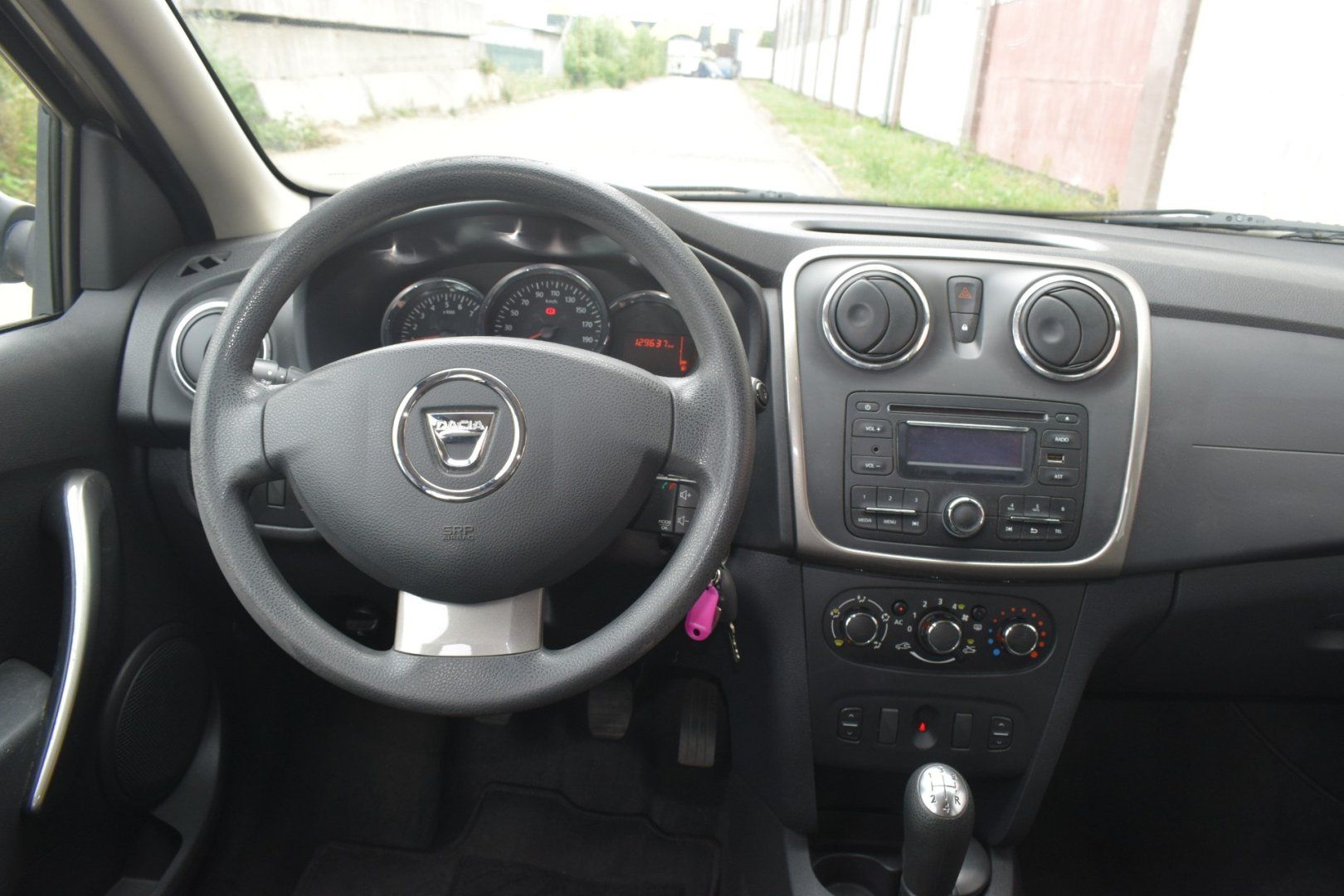 Dacia Logan, 1,2i MCV 1.maj.,klima - fotka 6