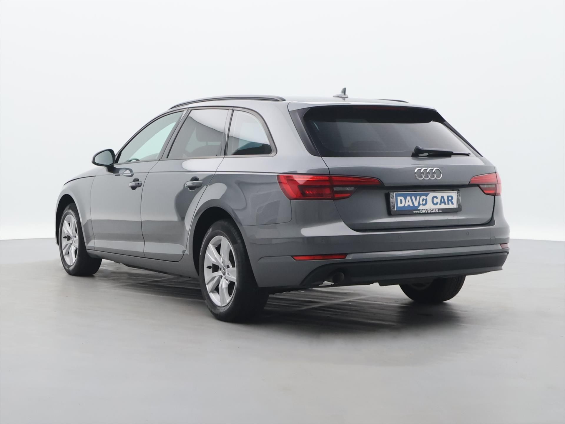 Audi A4 Avant, 2,0 TDI 110kW Stronic LED - fotka 5
