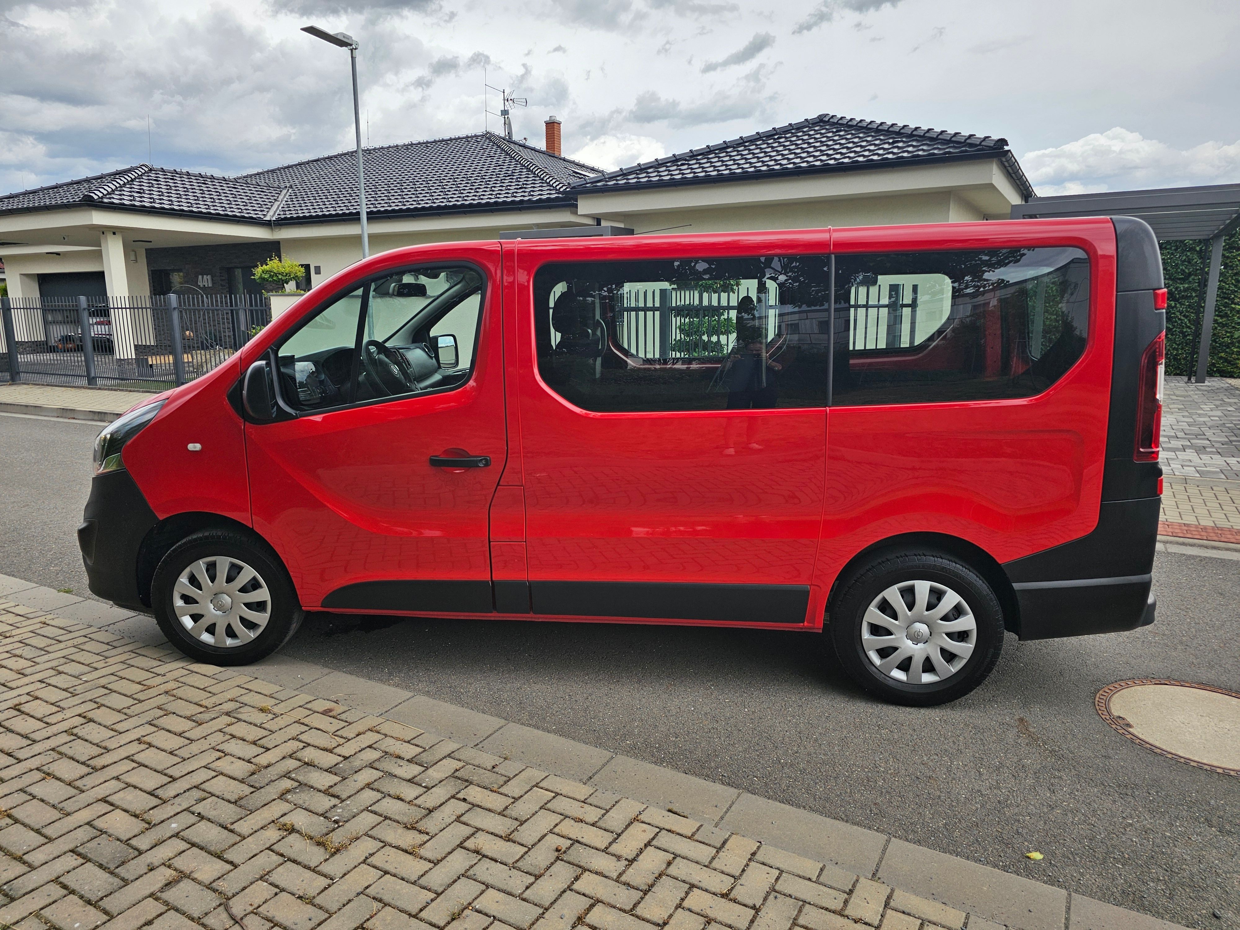 Opel Vivaro, Opel Vivaro 1,6  Cdi 6 míst - fotka 6