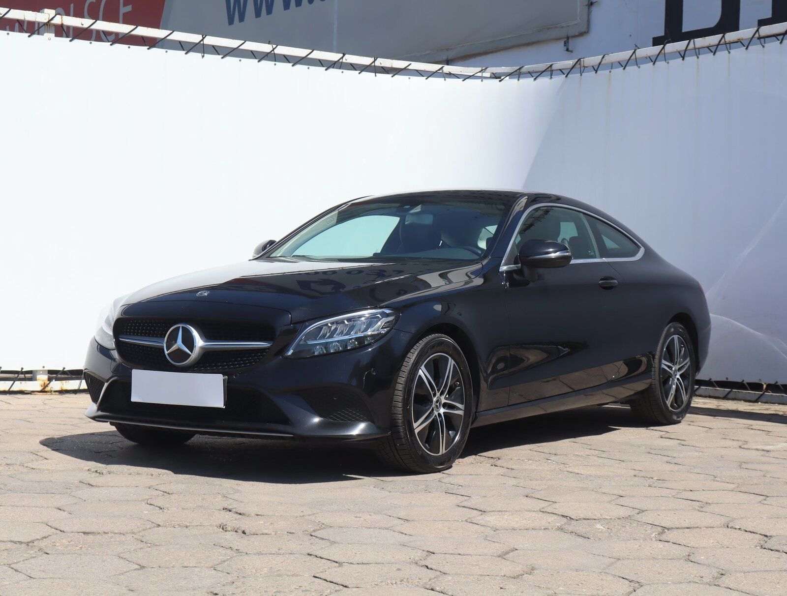 Mercedes-Benz Třídy C, 180, Kůže, Navi - fotka 2