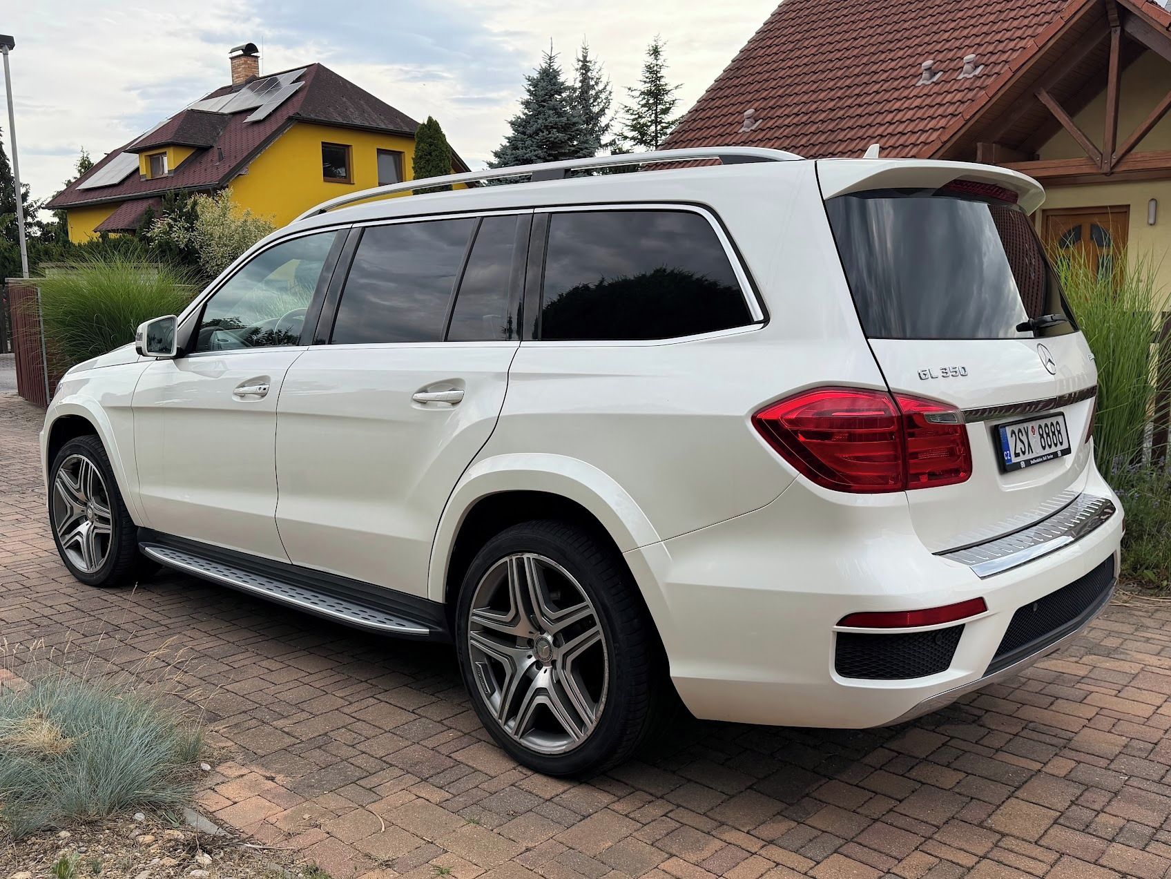 Mercedes-Benz GL, 350 7-MÍST AIR OFFR 360 HK ČR - fotka 3