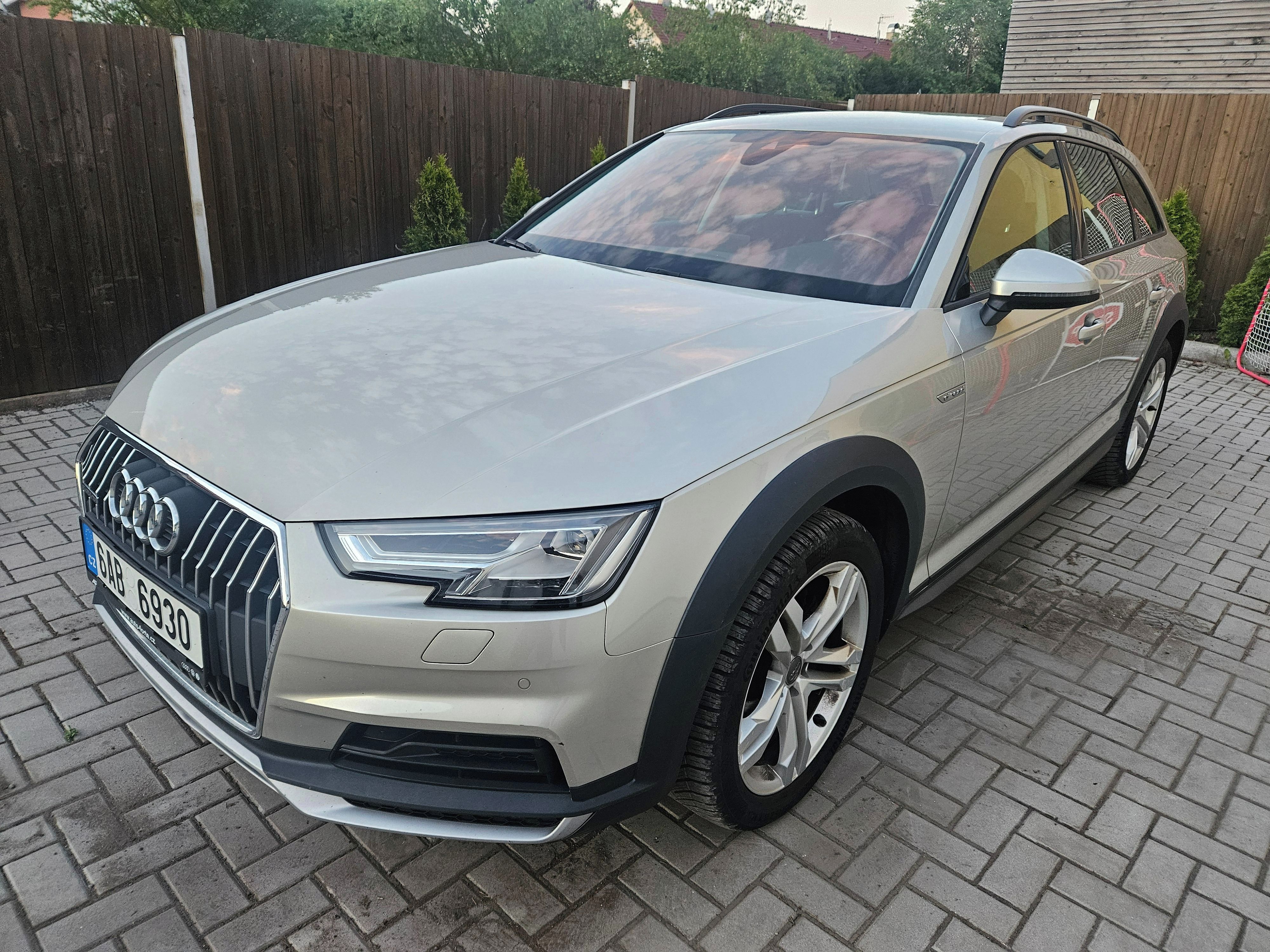 Audi A4 allroad, 2.0TDi 120 KW 4x4 AUTOMAT NAV