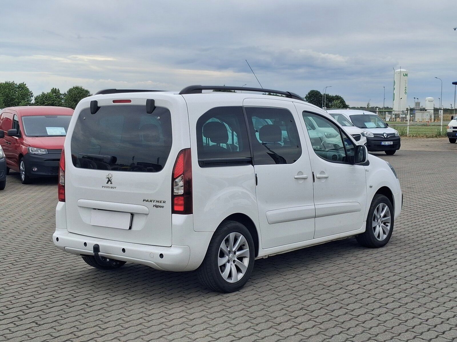 Peugeot Partner, 1.6 BlueHDi, Allure, 5Míst - fotka 5