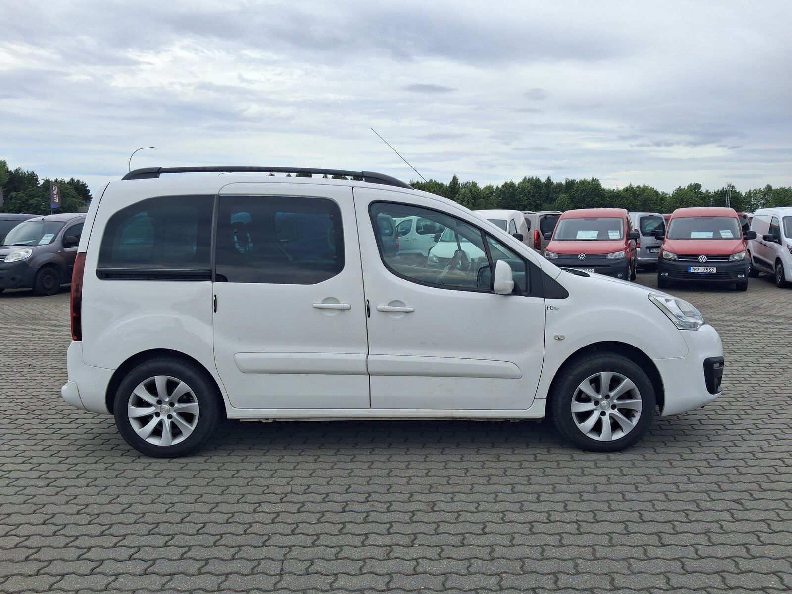 Peugeot Partner, 1.6 BlueHDi, Allure, 5Míst - fotka 6