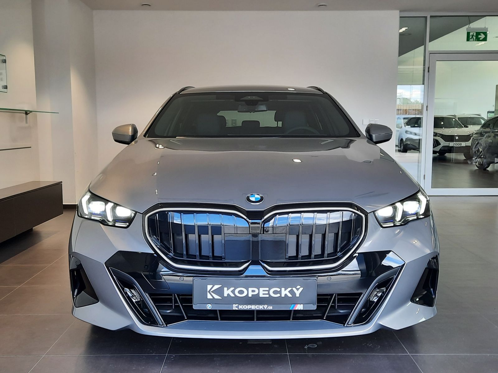 BMW Řada 5, 540d xDrive Touring M Sport - fotka 2