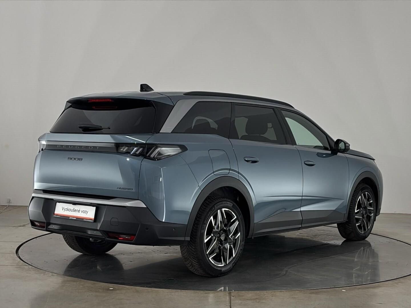 Peugeot 5008, 1.2 Hybrid / 100 kW Allure 136 - fotka 2