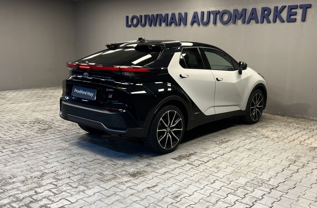 Toyota C-HR, 2,0 Hybrid AT GR SPORT - fotka 2