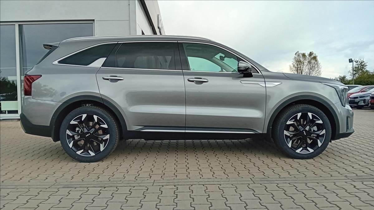 Kia Sorento, 2,2 CRDi SCR 4x4 8DCT TOP 7P - fotka 4
