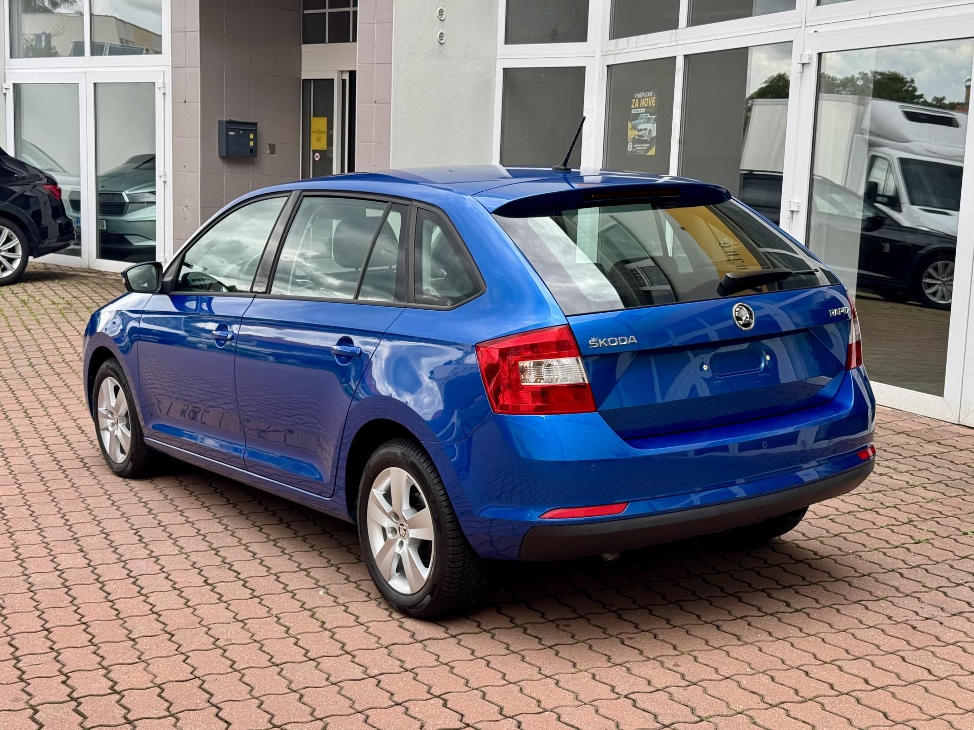 Škoda Rapid, Spaceback 1.2TSI 81kW - fotka 5