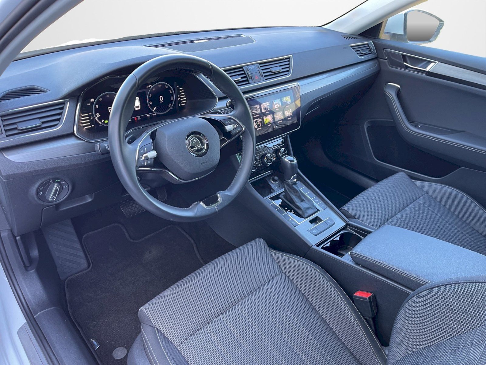 Škoda Superb, 2.0 TDI 110kW DSG Style Plus c - fotka 5