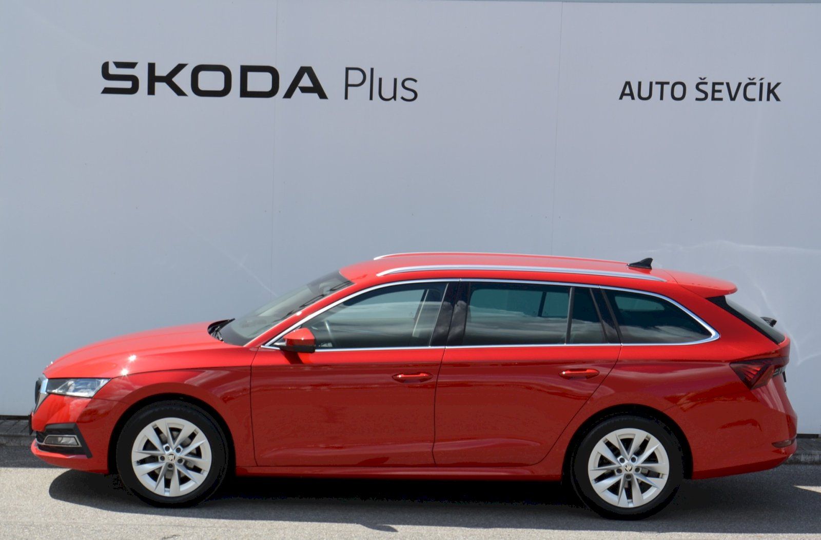 Škoda Octavia, Combi 2.0 TDI 85 KW Style PLUS - fotka 3