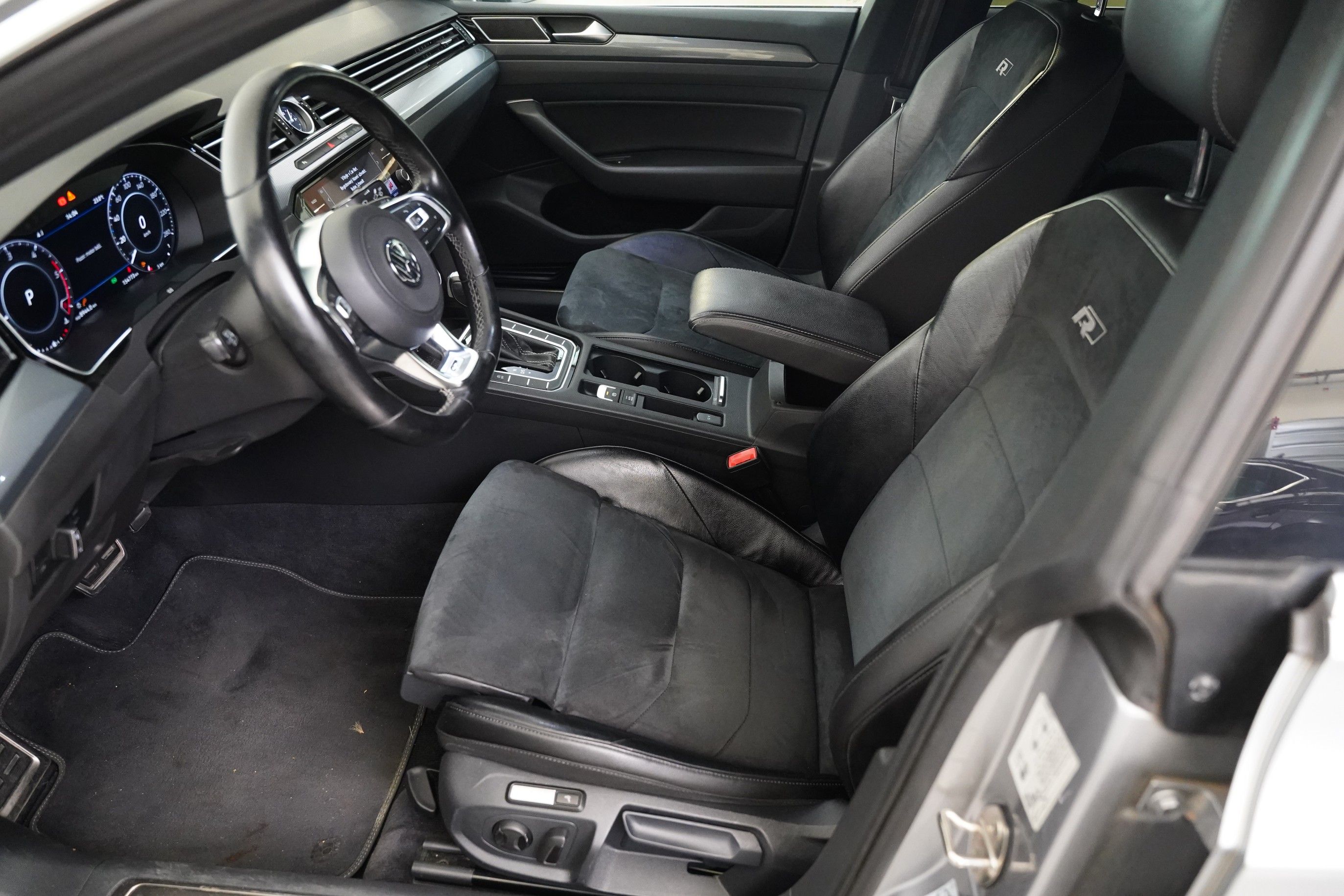 Volkswagen Arteon, 2.0 TDI 140 kW 4Motion R-Line - fotka 6