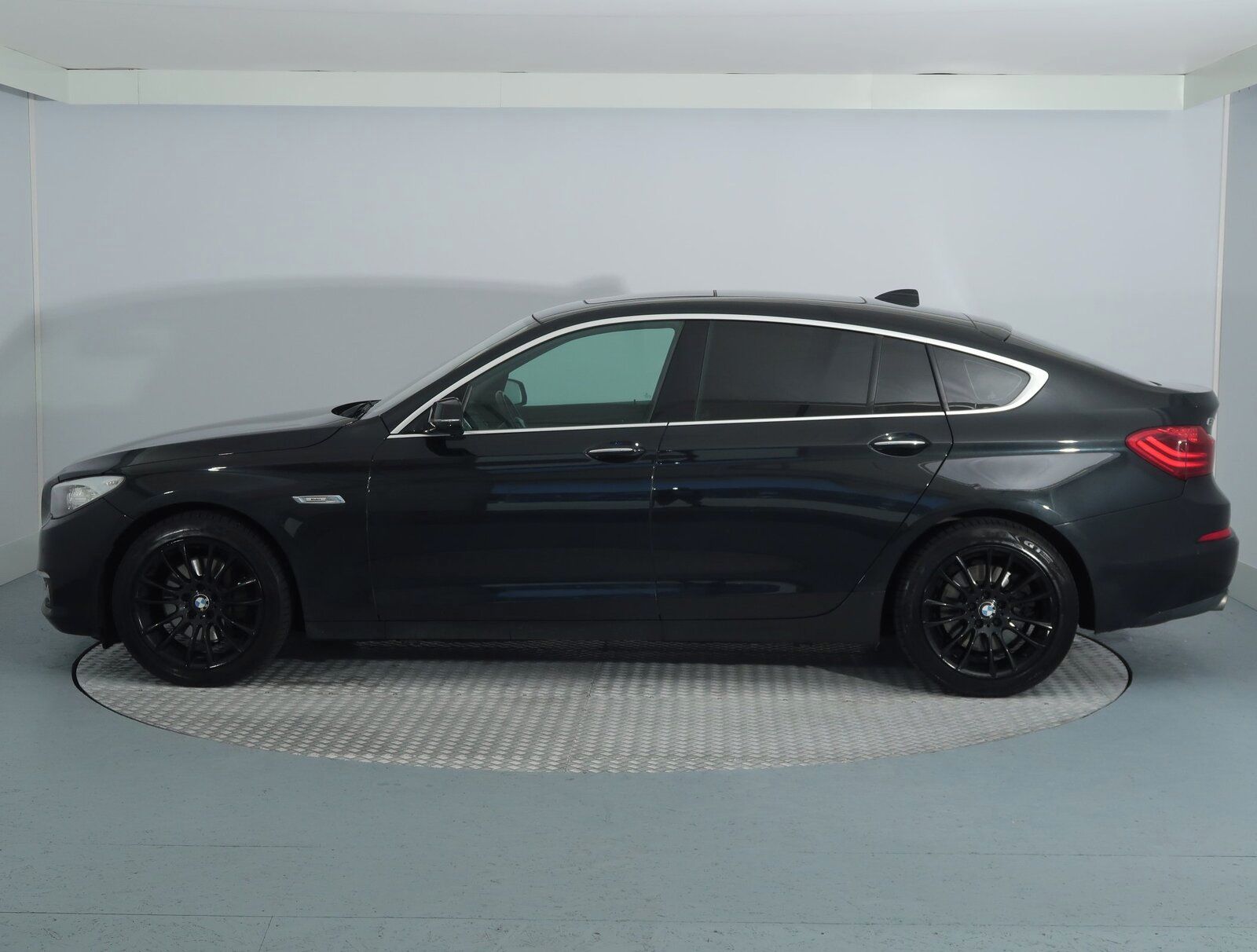 BMW Řada 5, 530d xDrive GT, 4X4, Automat - fotka 3