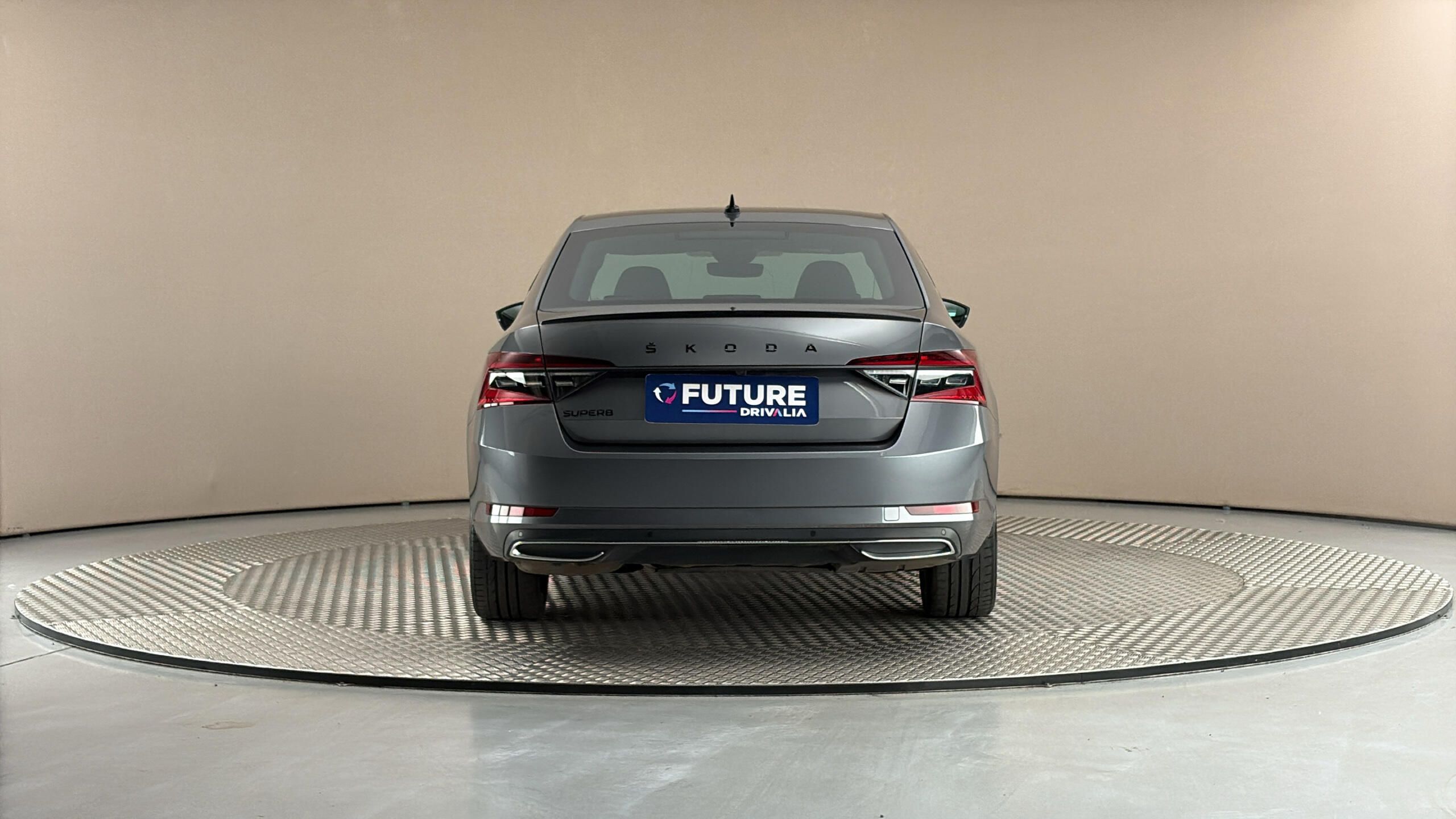 Škoda Superb, 2.0 TDI DSG Sportline - fotka 5