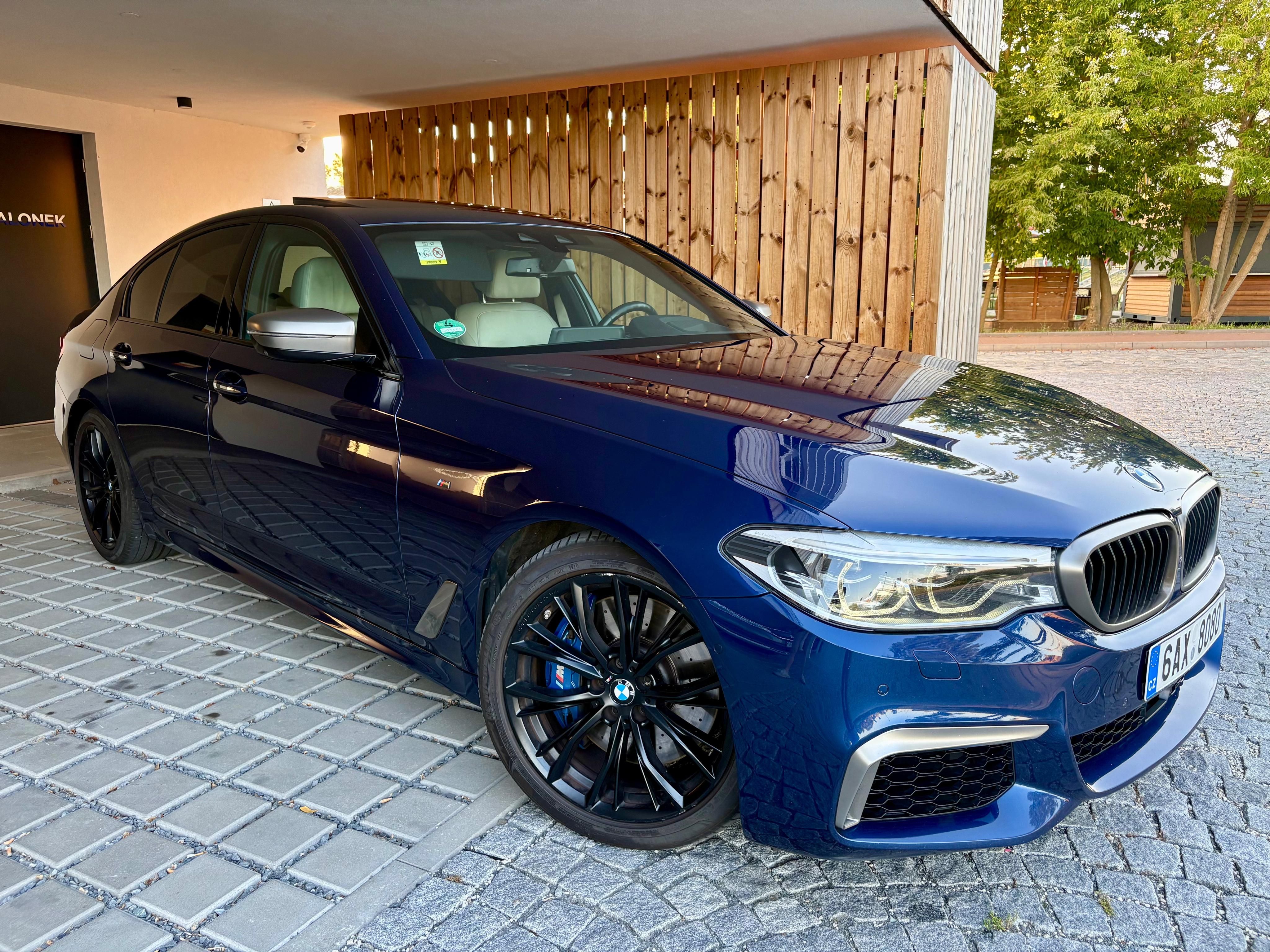 BMW Řada 5, M550i G30, ČR, M Sport, H & K