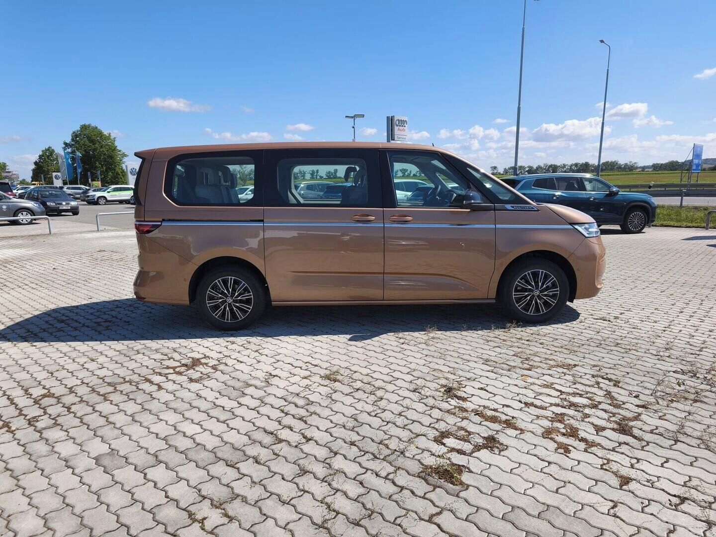 Volkswagen, Multivan Long Style 2,0 TSI 15 - fotka 4