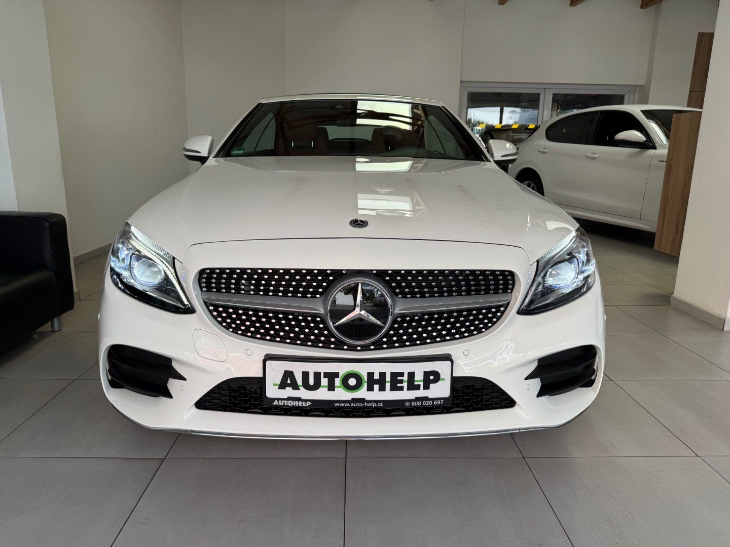 Mercedes-Benz Třídy C, 300d AMG 180 kW - fotka 2