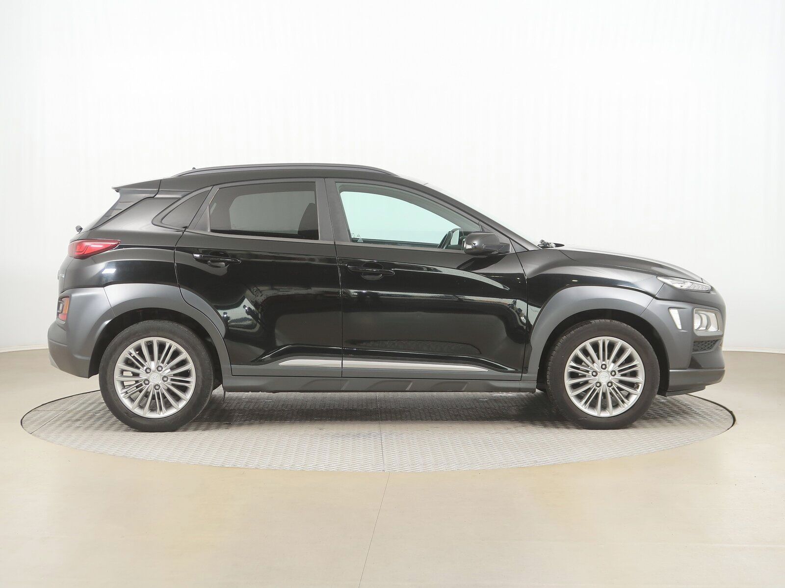 Hyundai Kona, 1.0 T-GDI, Kůže - fotka 6