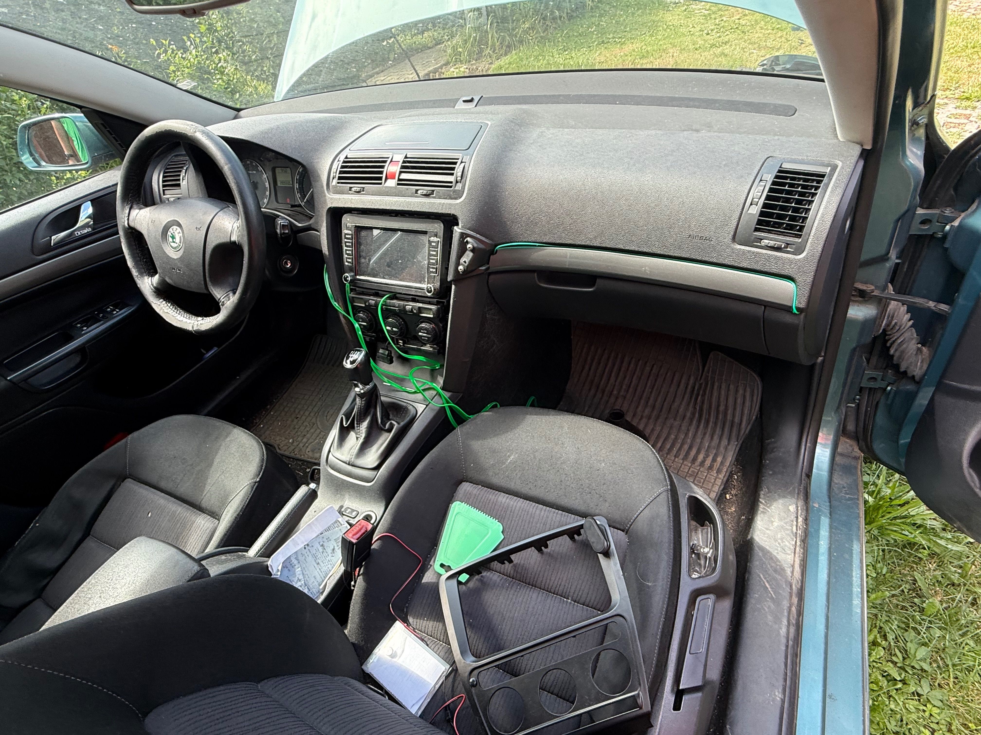Škoda Octavia, 1.9 77kw +chip rok:2006bez Stk - fotka 4