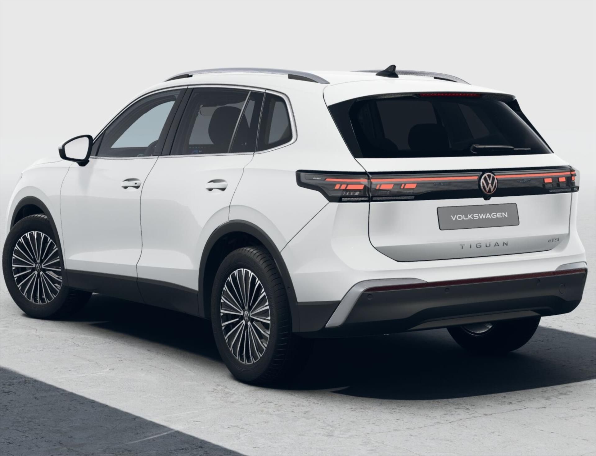 Volkswagen Tiguan, 1,5 eTSI 110kW  Elegance - fotka 3