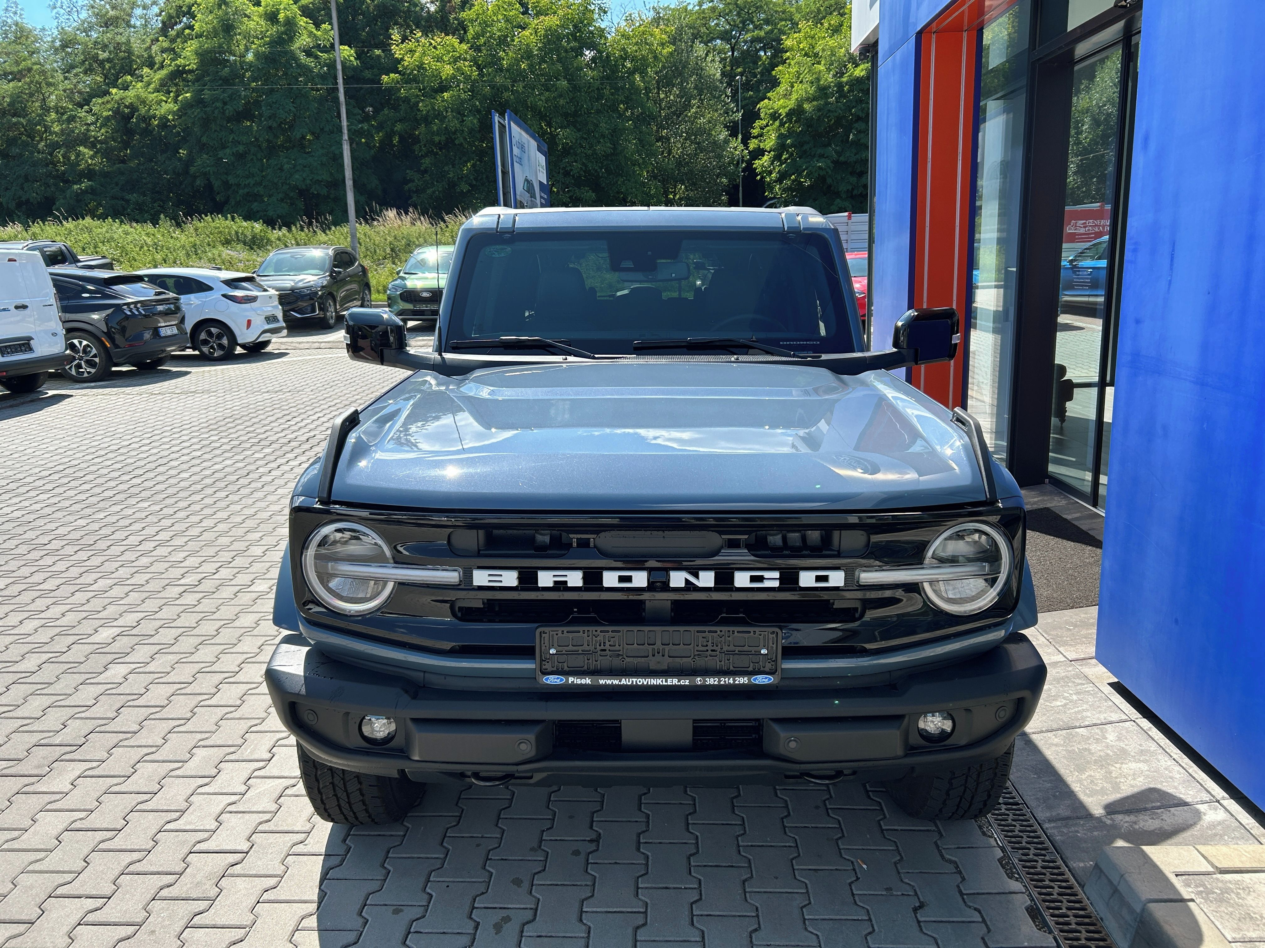 Ford Bronco, 2.7 EcoBoost 246kW OUTER BANKS - fotka 2