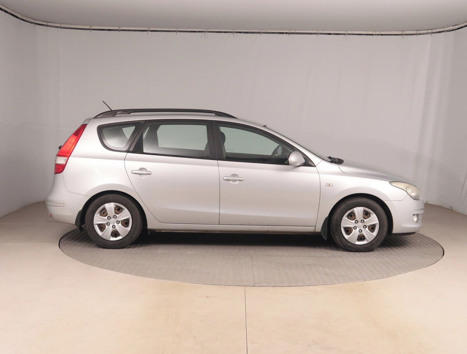 Hyundai i30, 1.6 CRDi, Serv.kniha, po STK - fotka 6