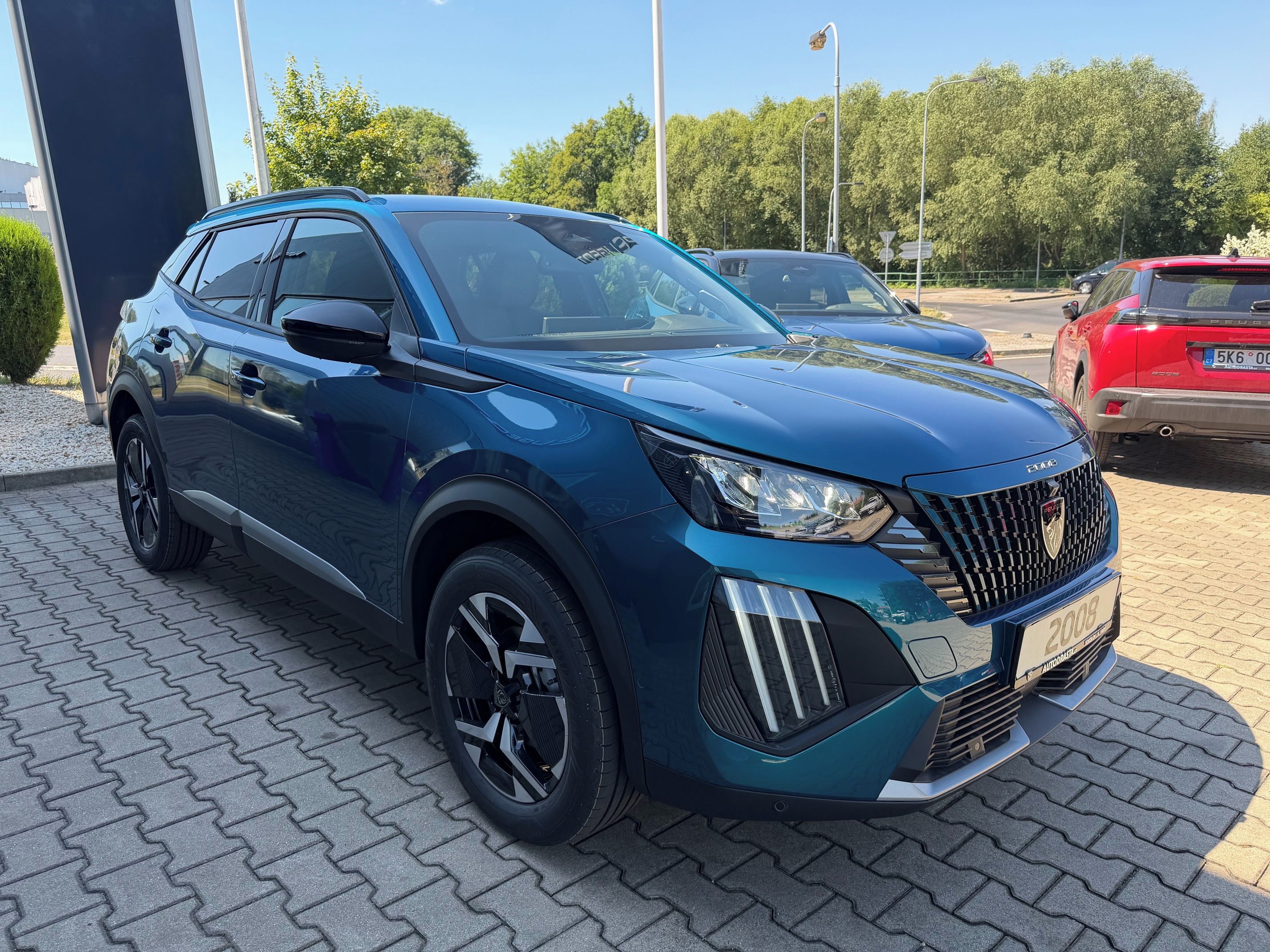 Peugeot 2008, ALLURE Turbo 100 MAN6 Sklad - fotka 3