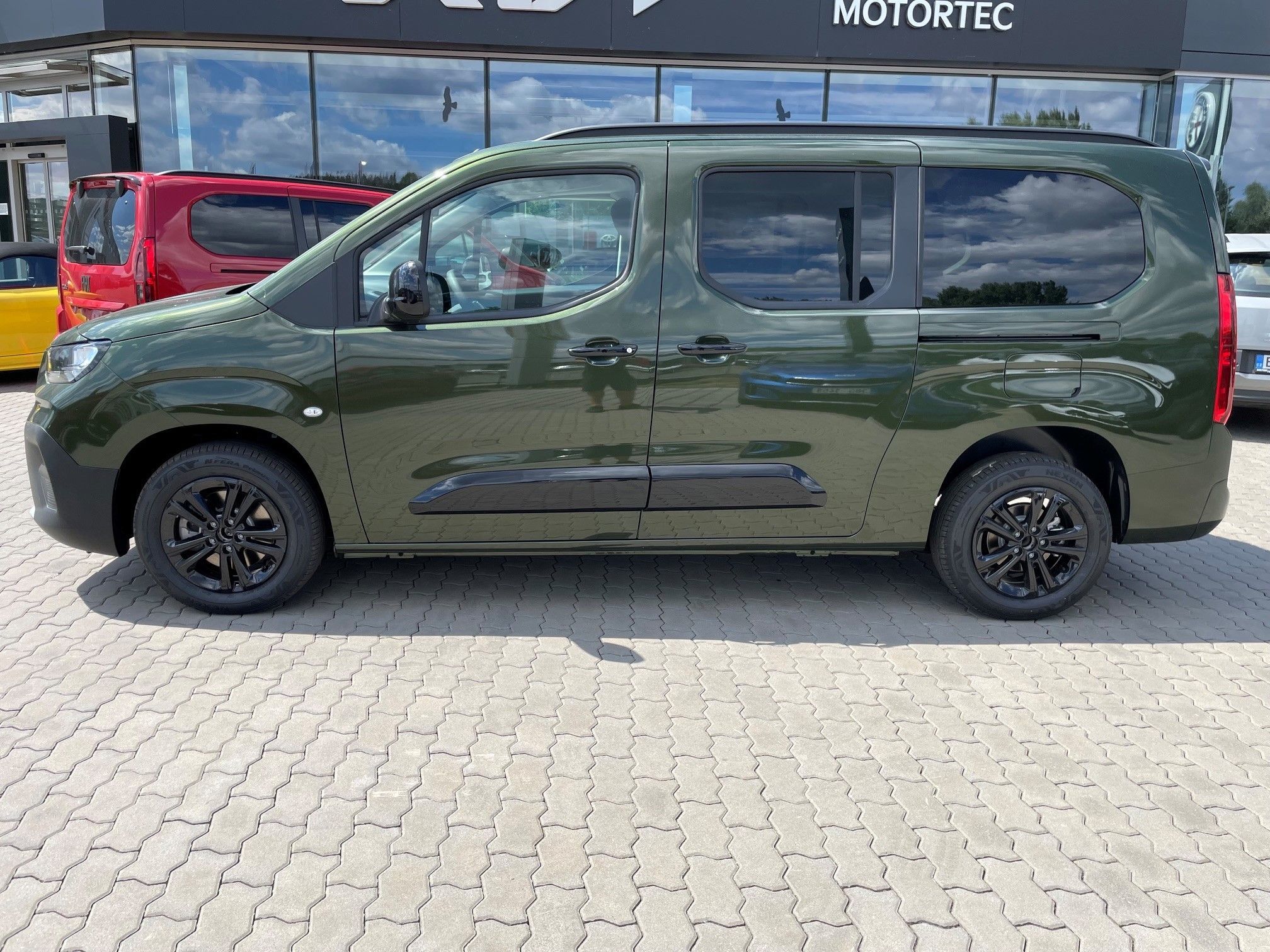 Fiat Qubo, L Maxi Icon 1.5 BlueHDI 130k M - fotka 5
